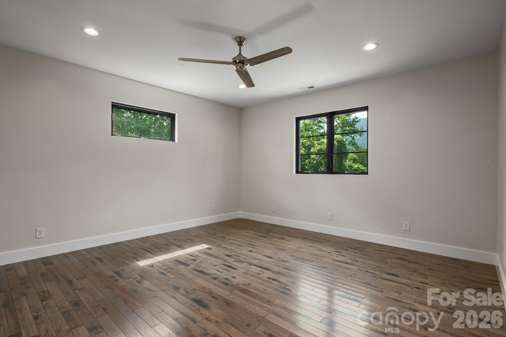 Single Family Residence at 364 Hallelujah Hill Lane, Columbus, photo 21 of 33