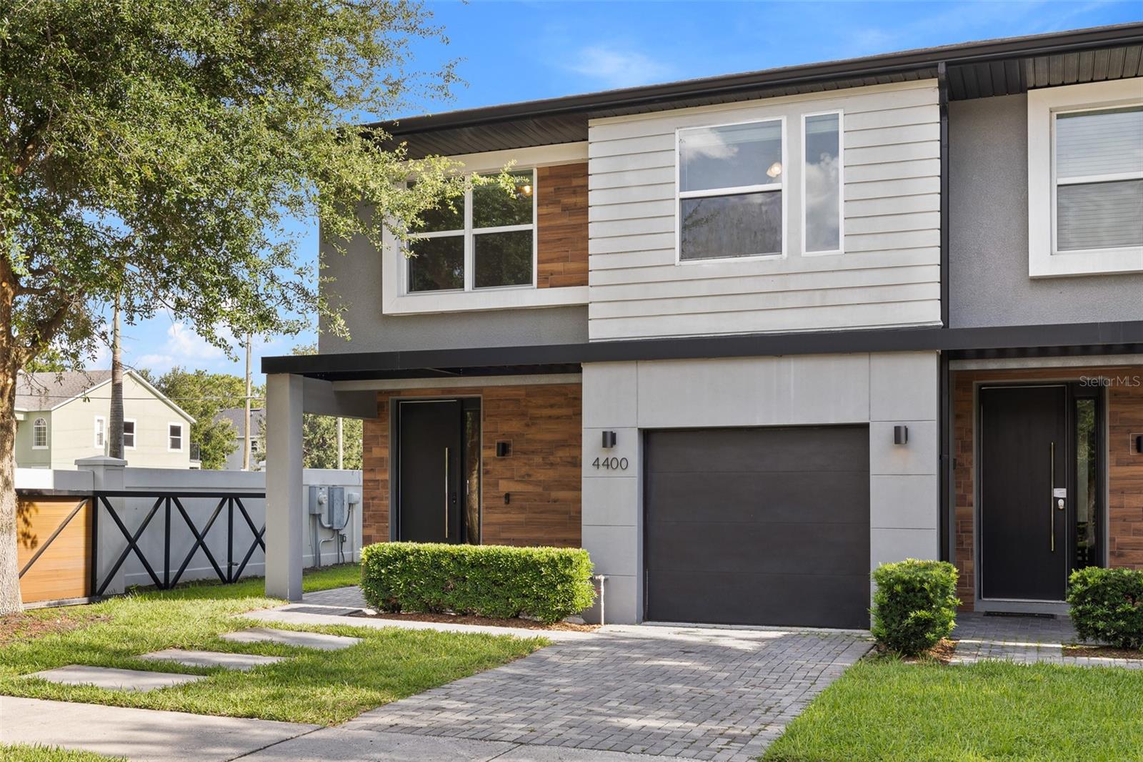 4400 LE REVE CT