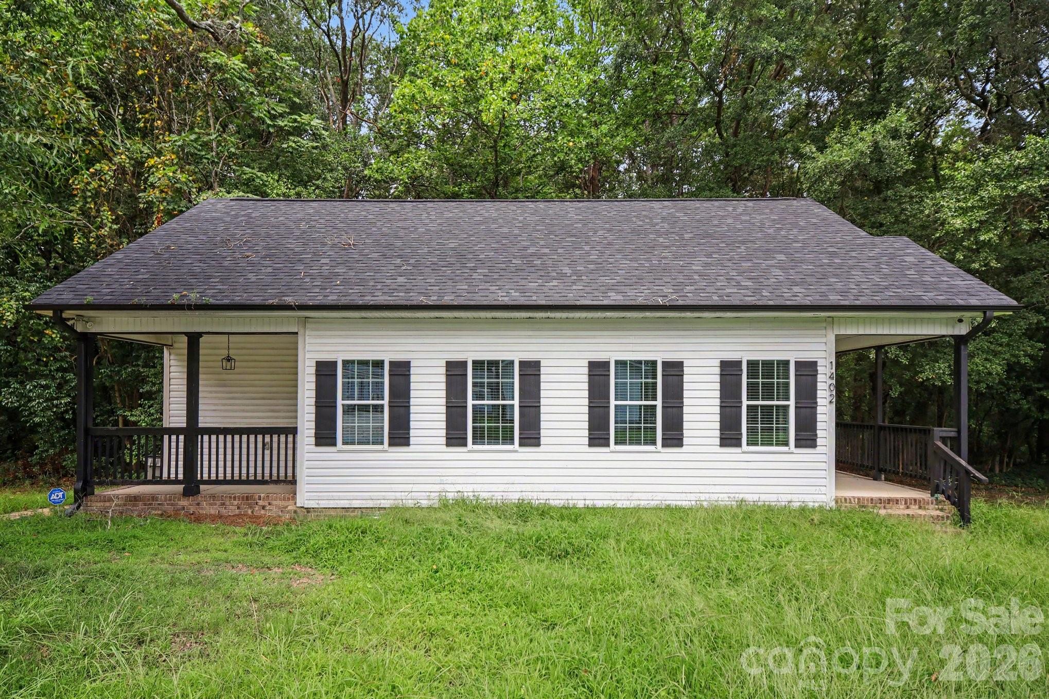 Single Family Residence at 1402 Essex Avenue, Gastonia