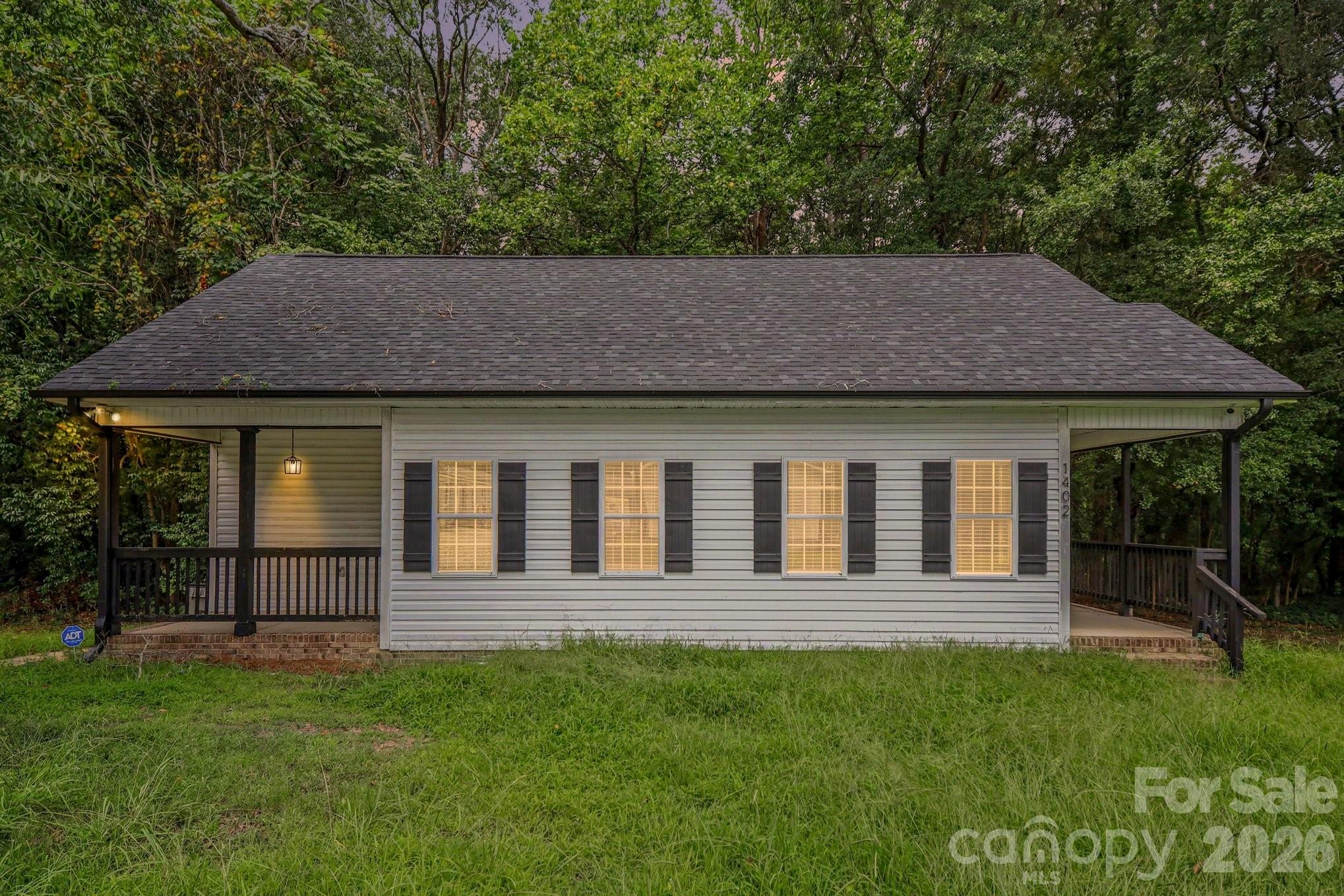 Single Family Residence at 1402 Essex Avenue, Gastonia, photo 2 of 34