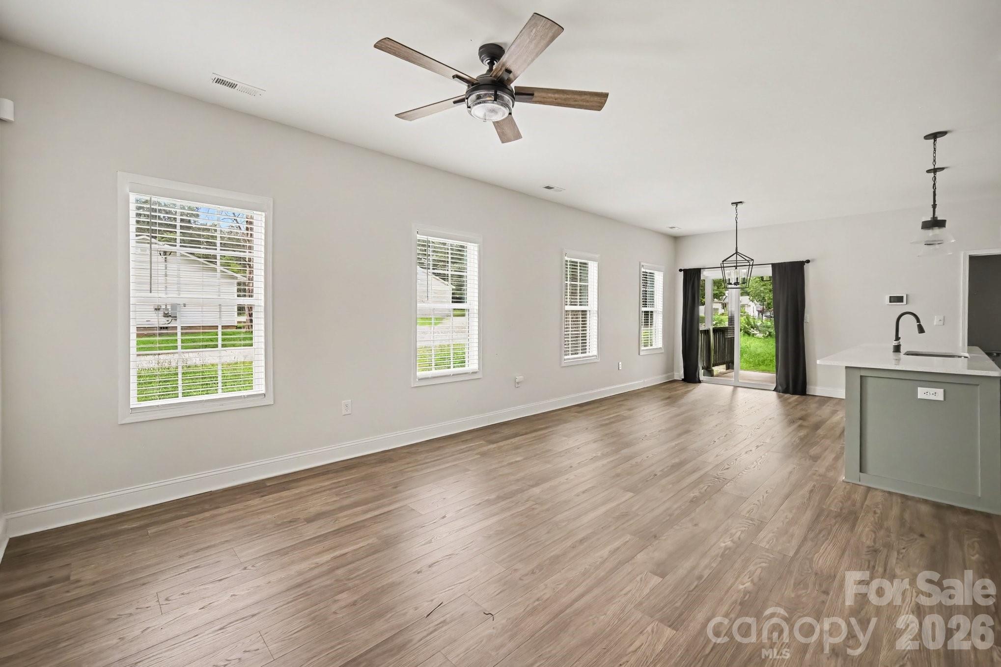 Single Family Residence at 1402 Essex Avenue, Gastonia, photo 7 of 34