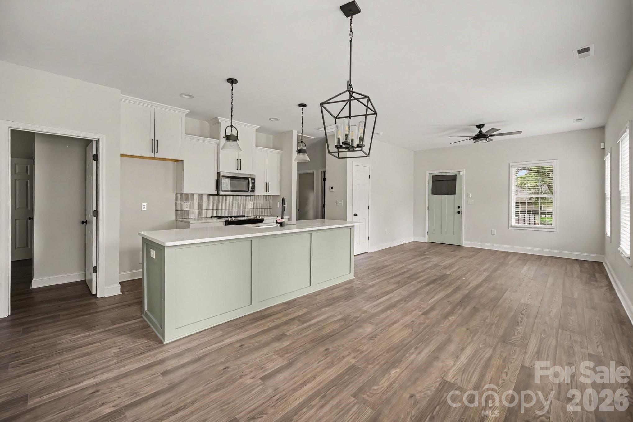 Single Family Residence at 1402 Essex Avenue, Gastonia, photo 11 of 34