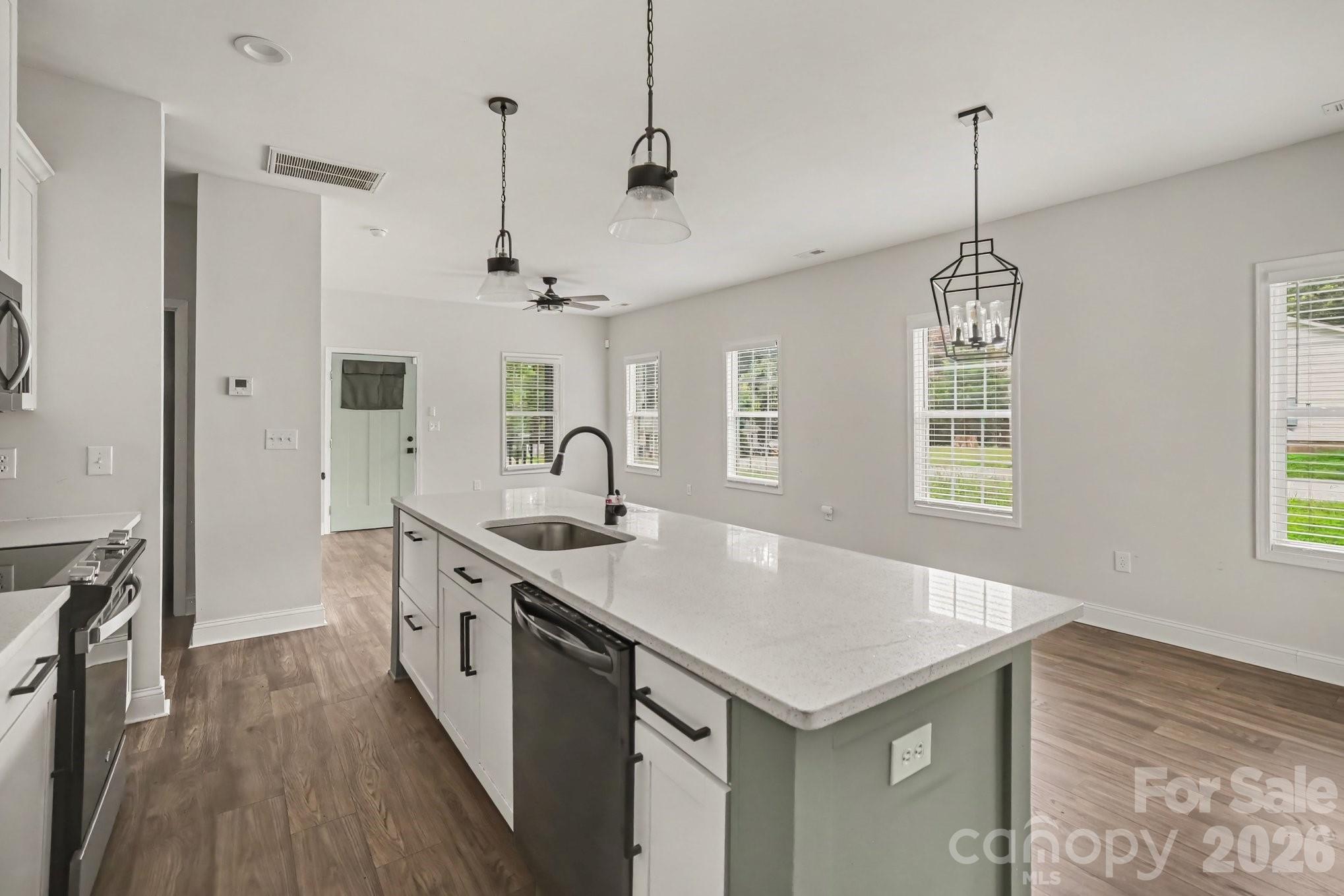 Single Family Residence at 1402 Essex Avenue, Gastonia, photo 15 of 34