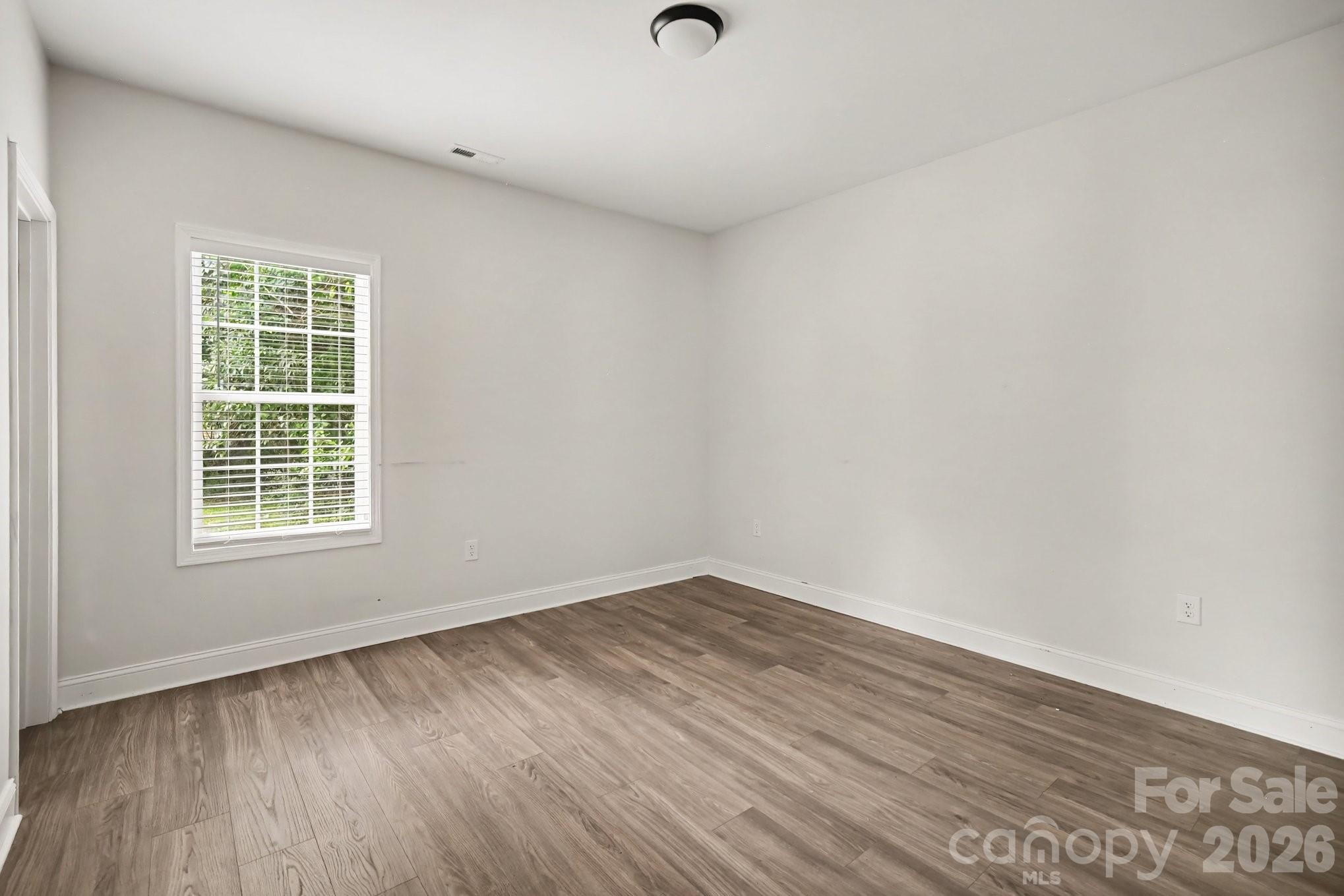 Single Family Residence at 1402 Essex Avenue, Gastonia, photo 17 of 34