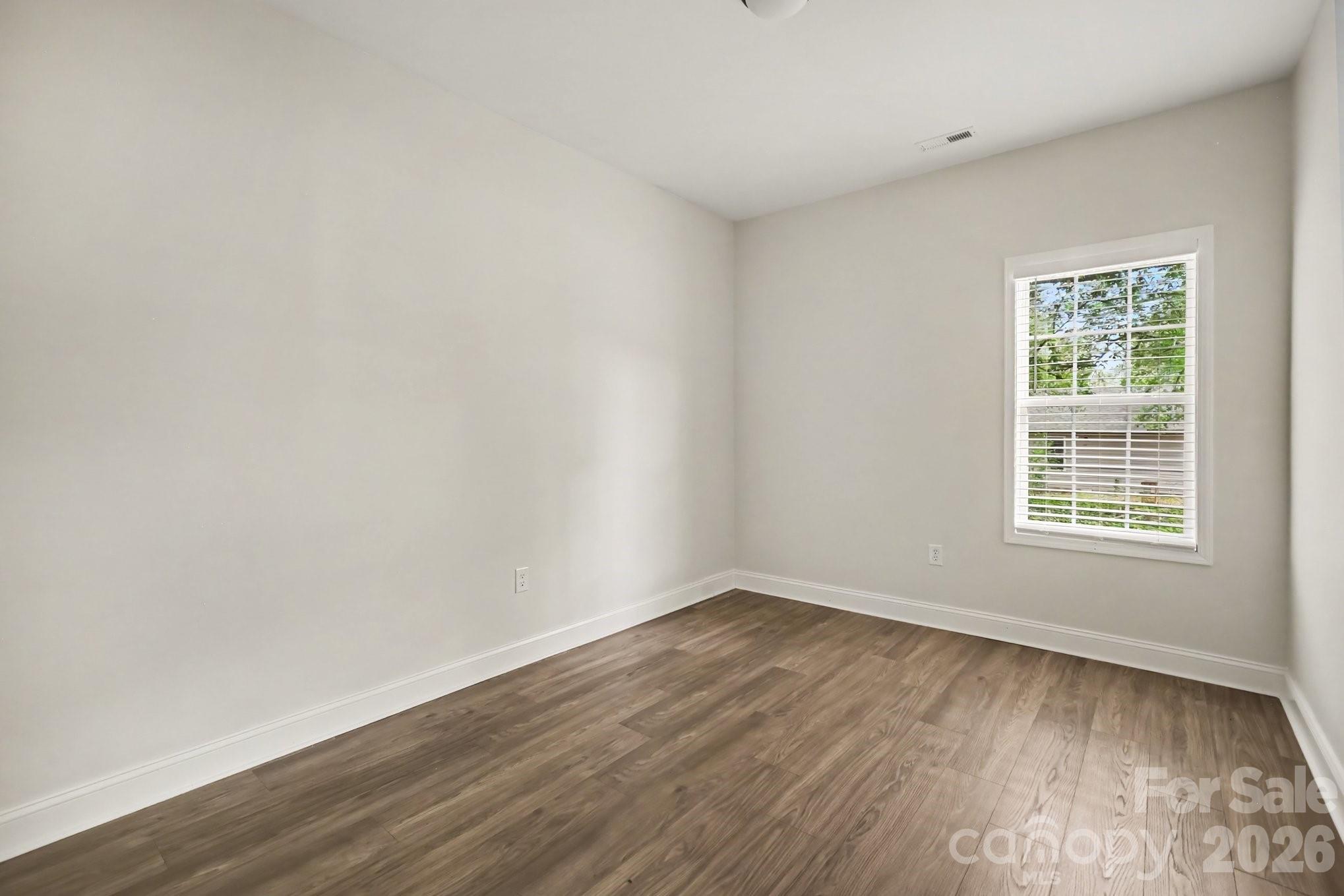 Single Family Residence at 1402 Essex Avenue, Gastonia, photo 22 of 34