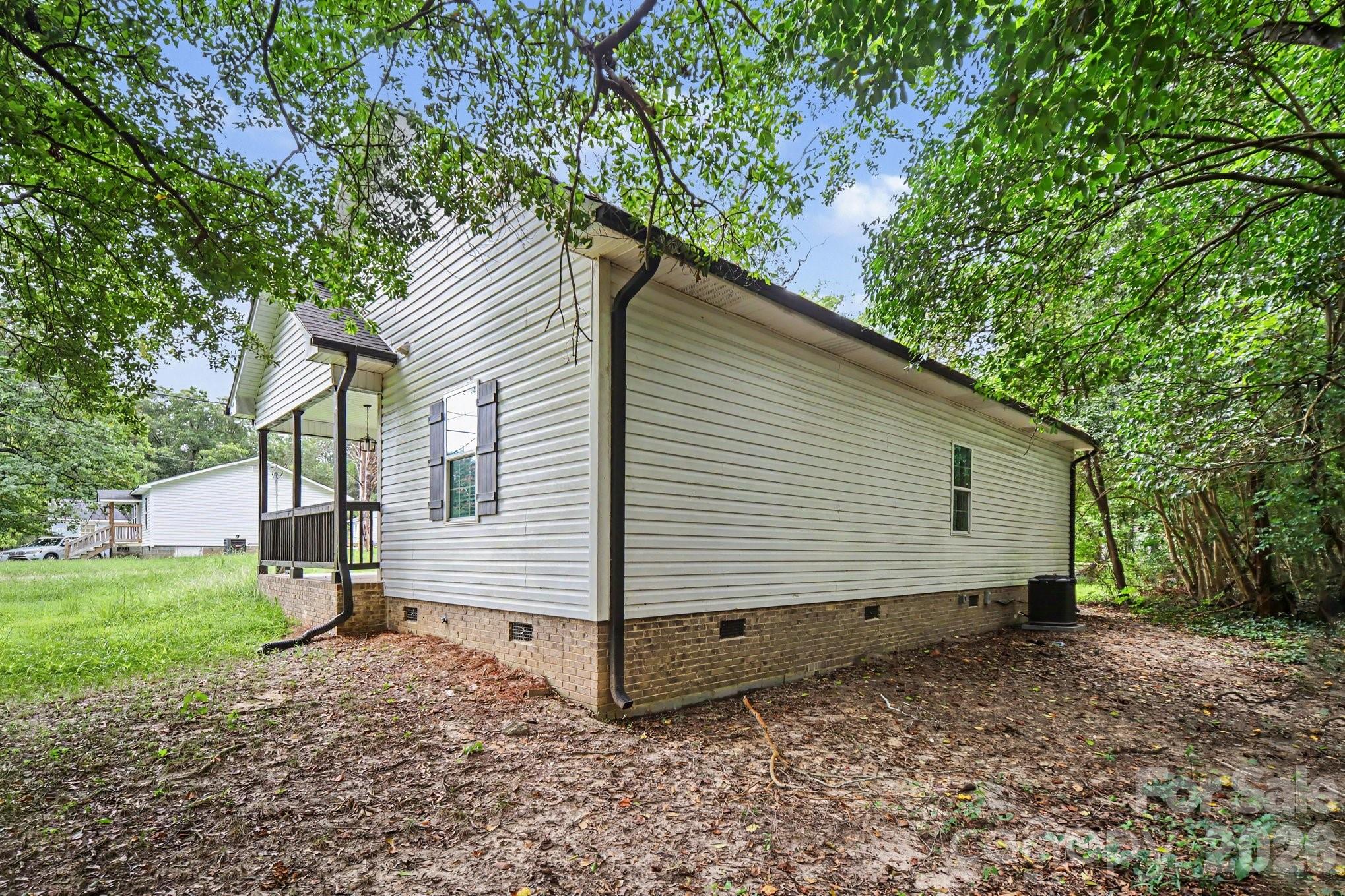 Single Family Residence at 1402 Essex Avenue, Gastonia, photo 29 of 34