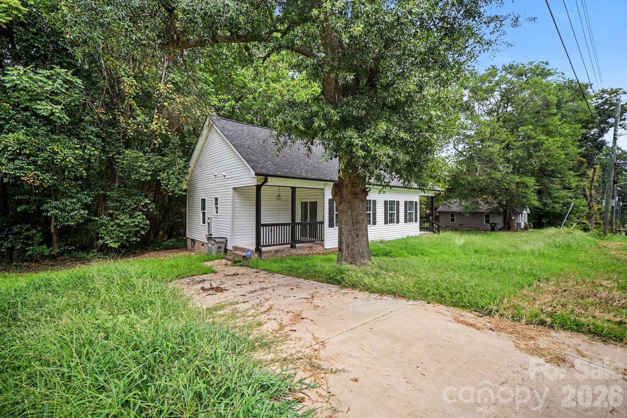 Single Family Residence at 1402 Essex Avenue, Gastonia, photo 32 of 34