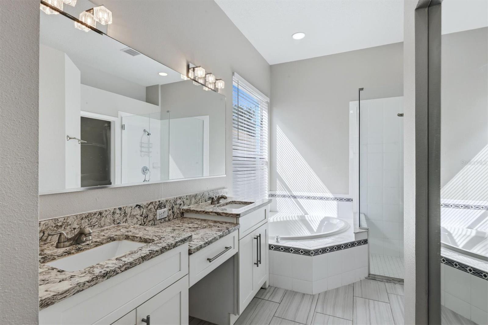 Single Family Residence at 6417 BLUE GROSBEAK CIR, BRADENTON, photo 40 of 64
