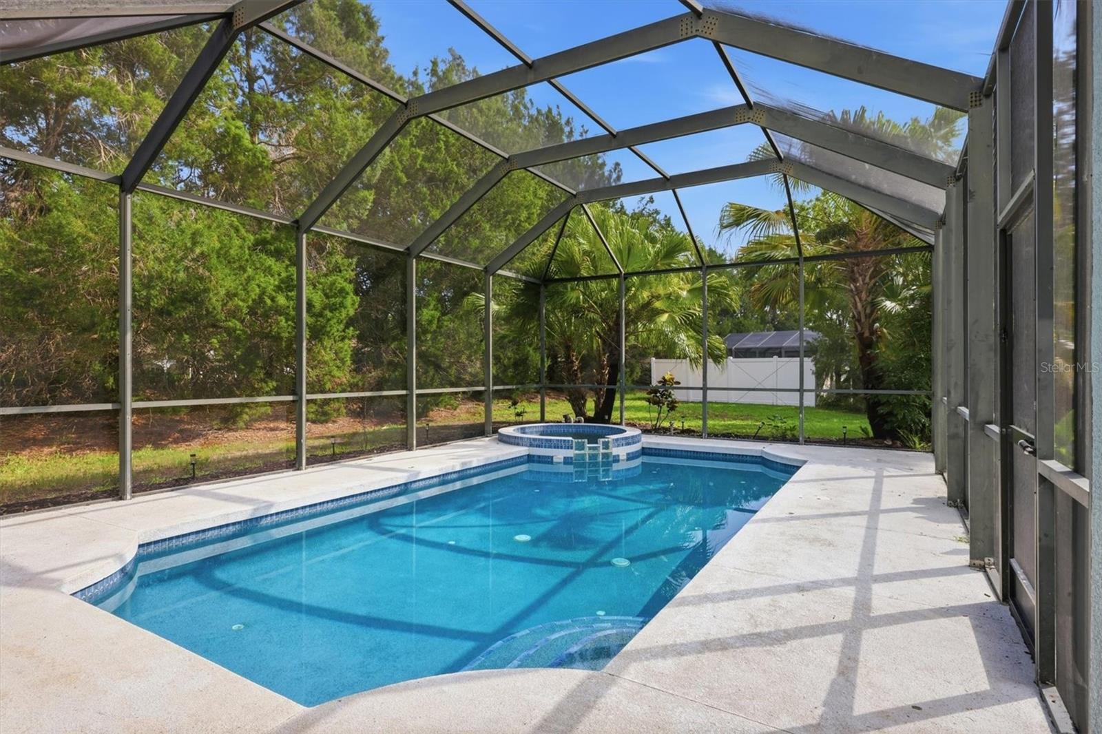 Single Family Residence at 6417 BLUE GROSBEAK CIR, BRADENTON, photo 48 of 64