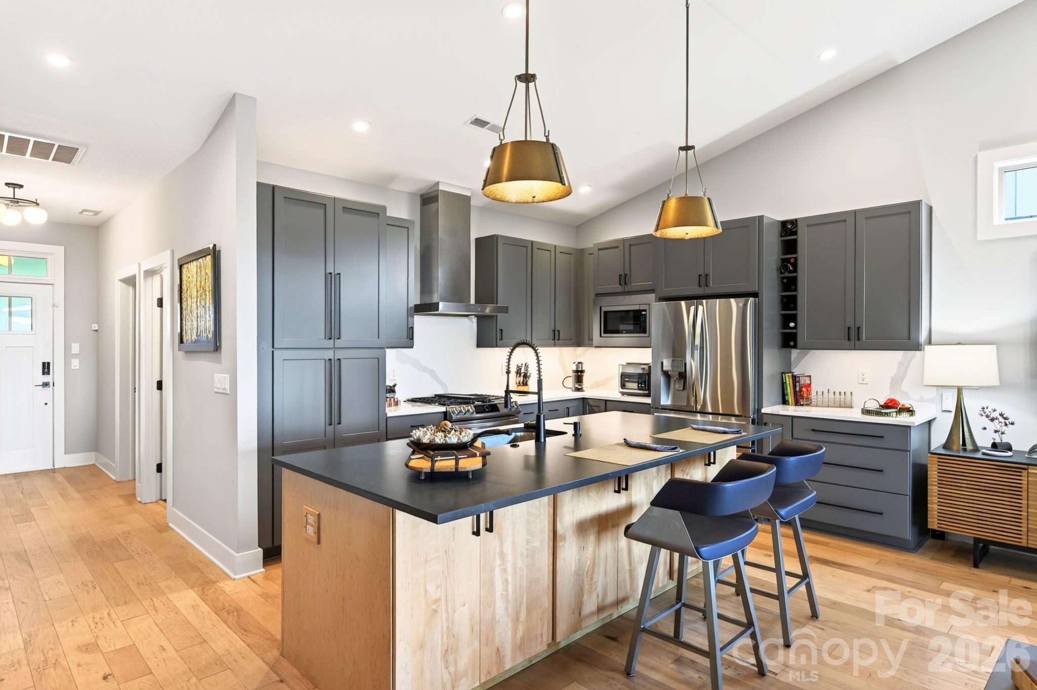 Large Open Kitchen - 16 Britton Knoll Pass, Arden