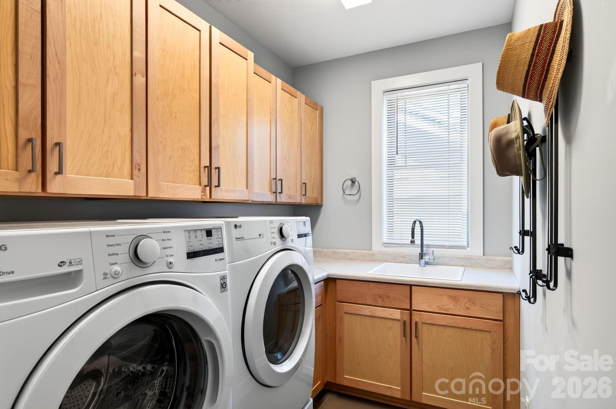 Laundary Room - 16 Britton Knoll Pass, Arden