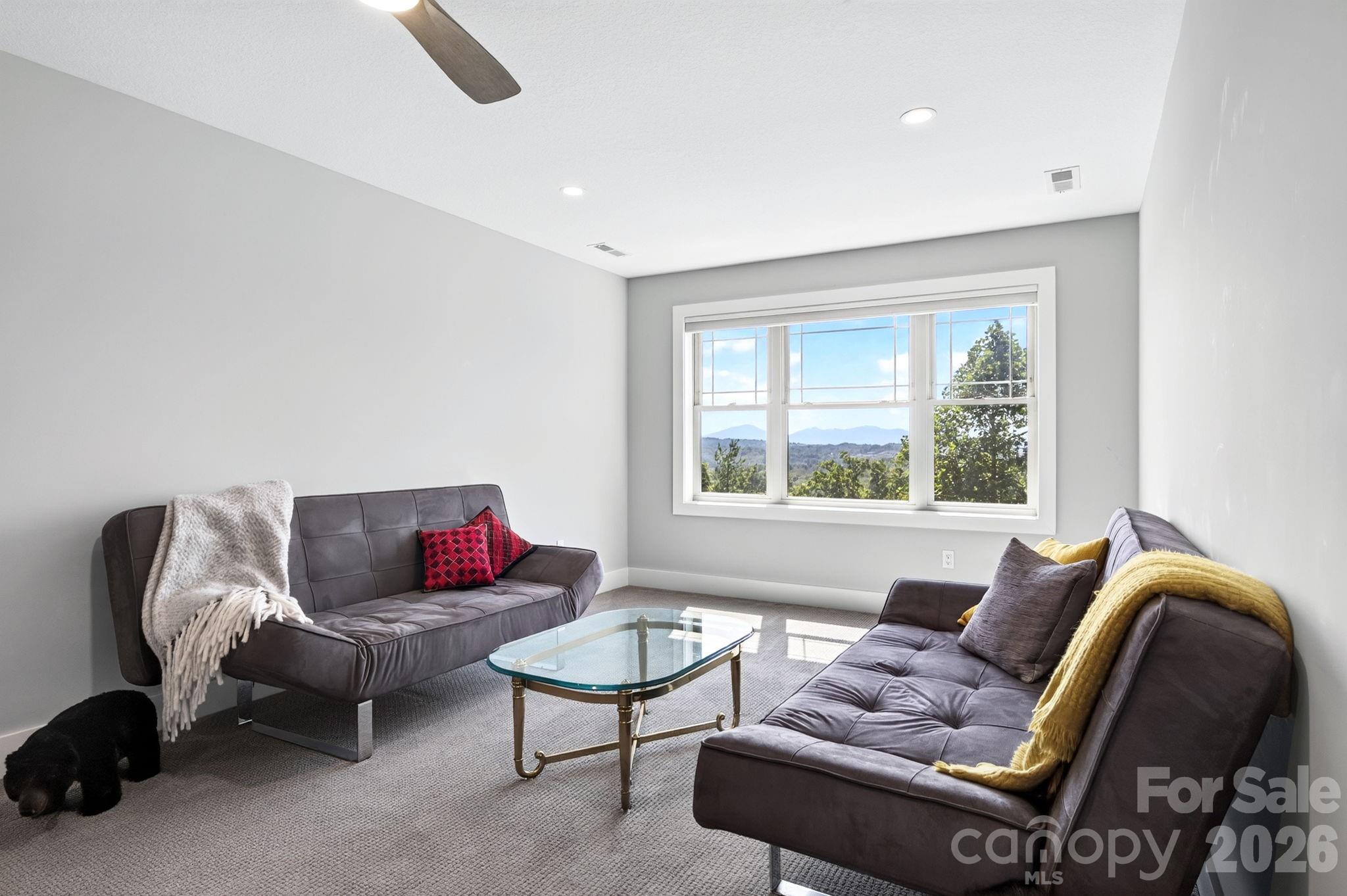 Long Range Mountain Views - 16 Britton Knoll Pass, Arden
