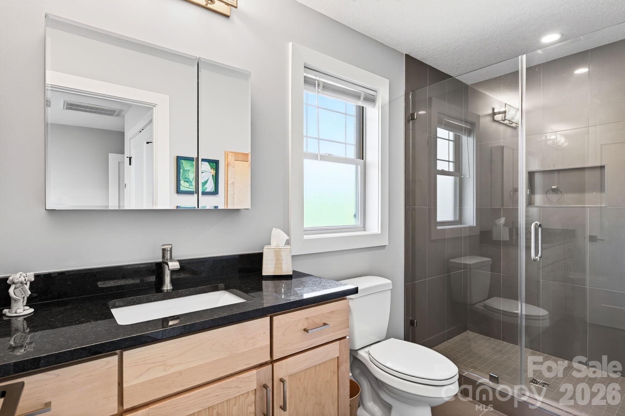 Upstairs Guest Bathroom - 16 Britton Knoll Pass, Arden