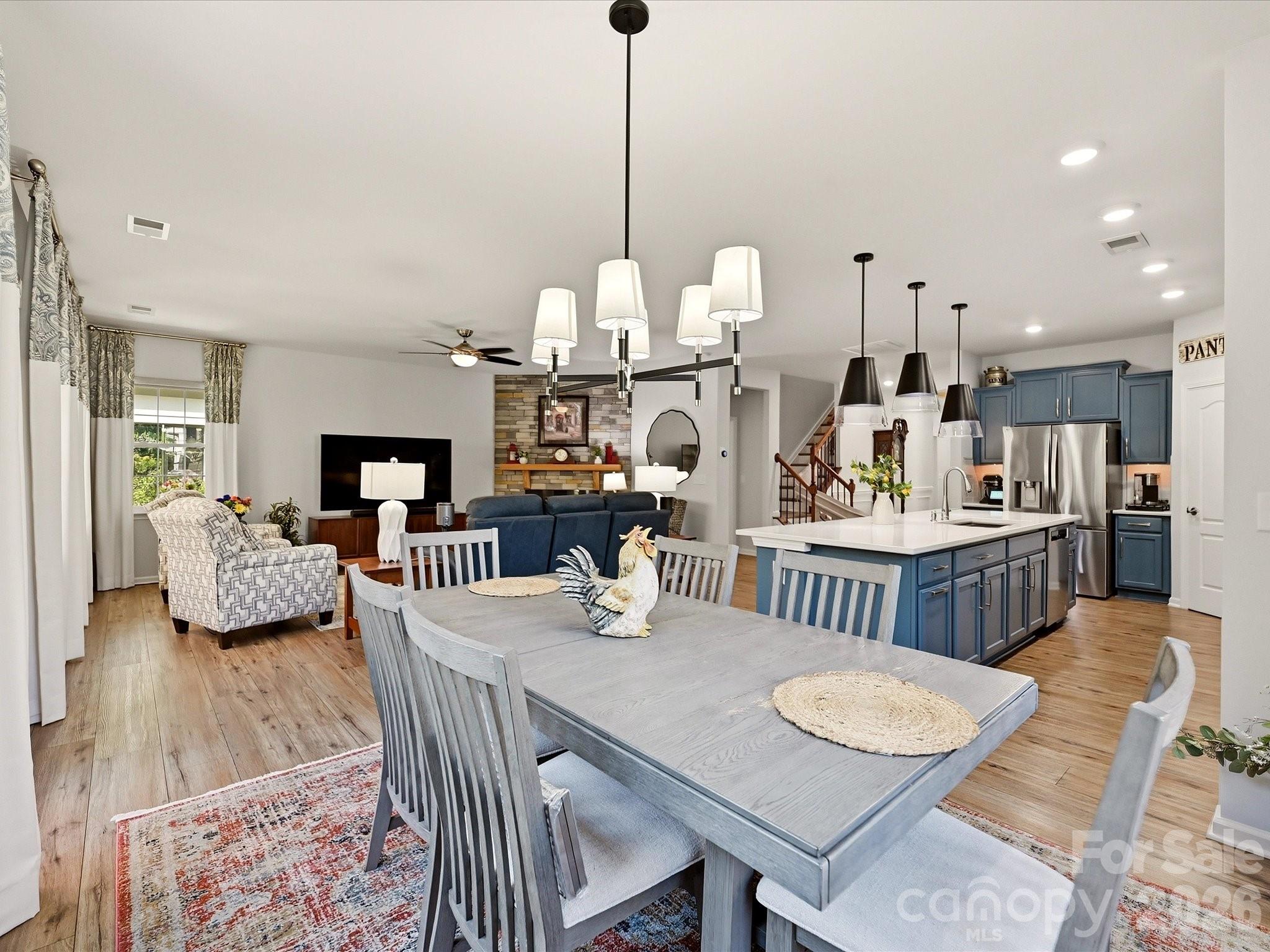 Upgraded Lighting in Breakfast Room - 5060 Big Bend Drive, Lancaster