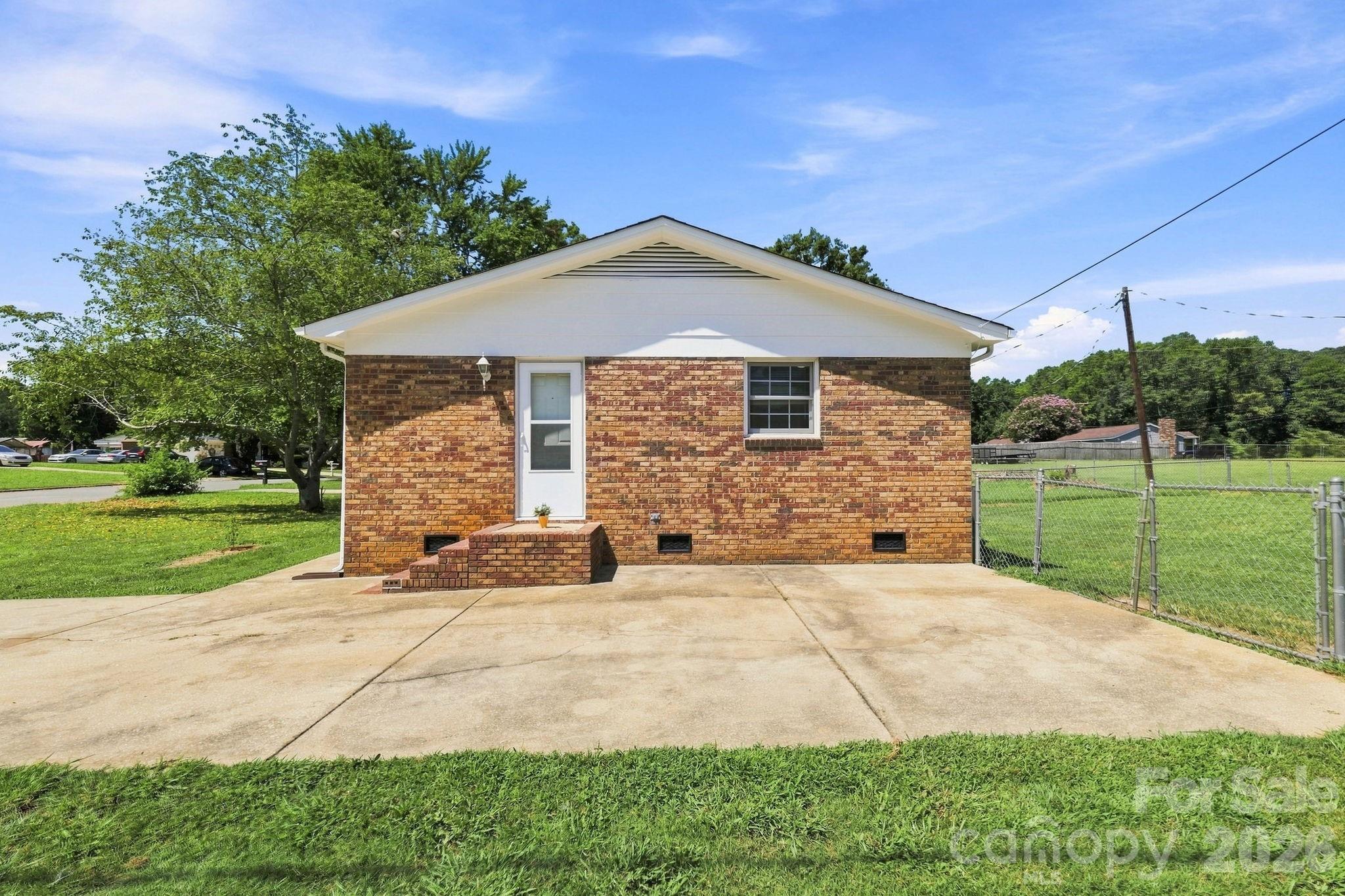 Single Family Residence at 411 E Tennessee Avenue, Bessemer City, photo 16 of 18