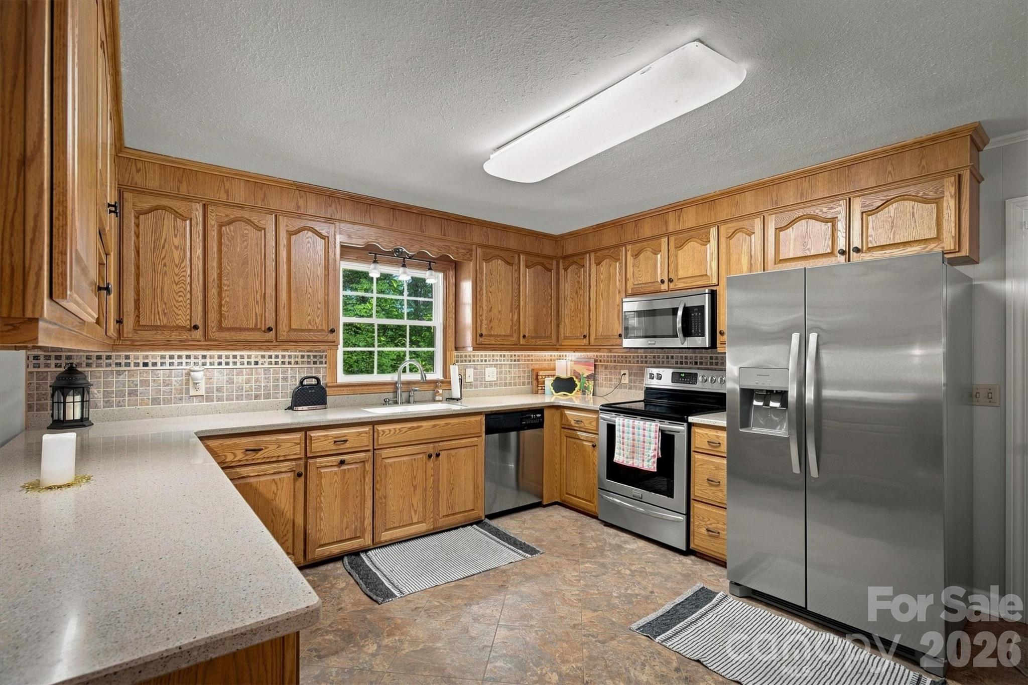 Single Family Residence at 1009 Randolph Circle SE, Lenoir, photo 14 of 33