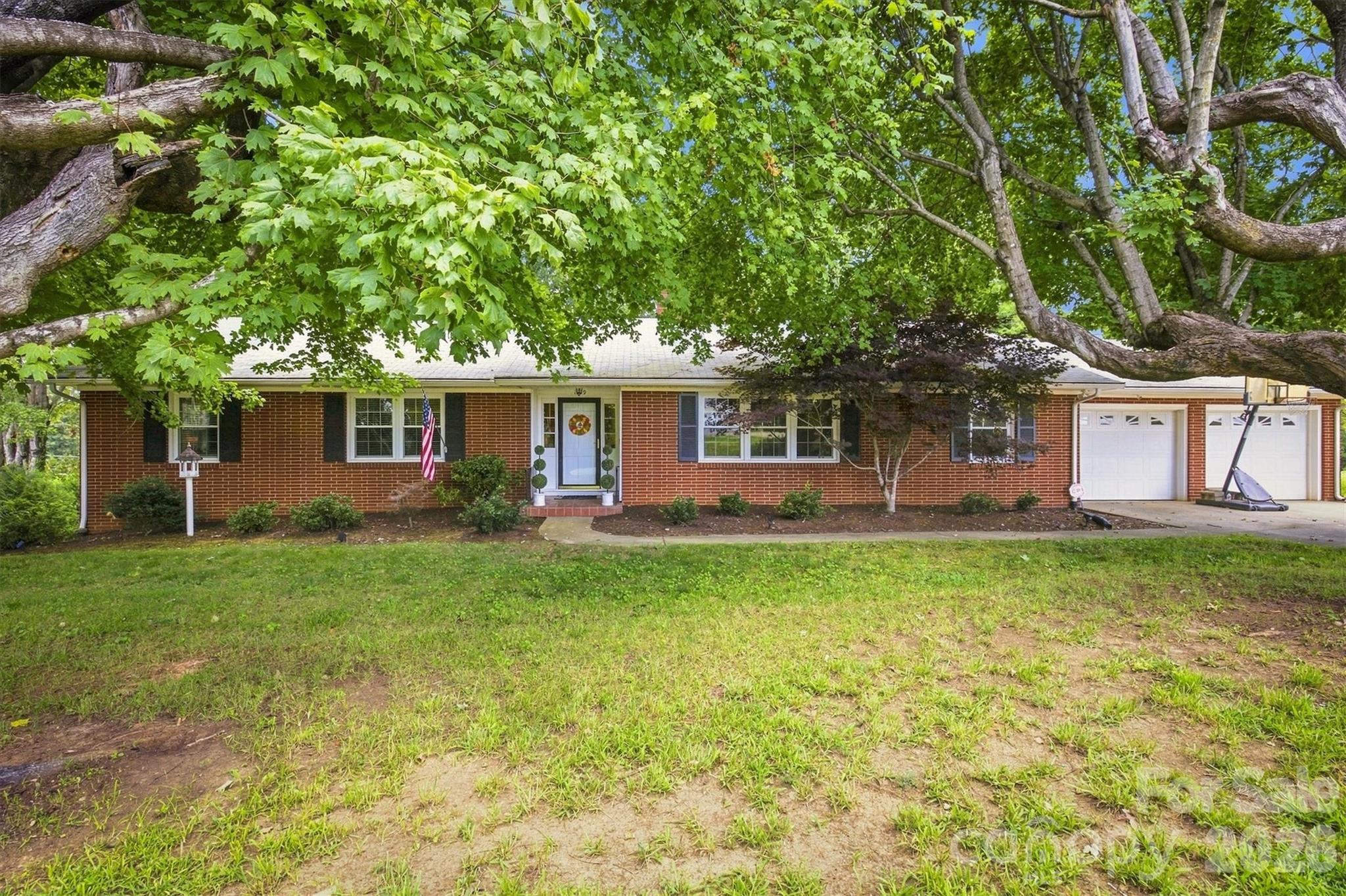 Single Family Residence at 1009 Randolph Circle SE, Lenoir, photo 24 of 33