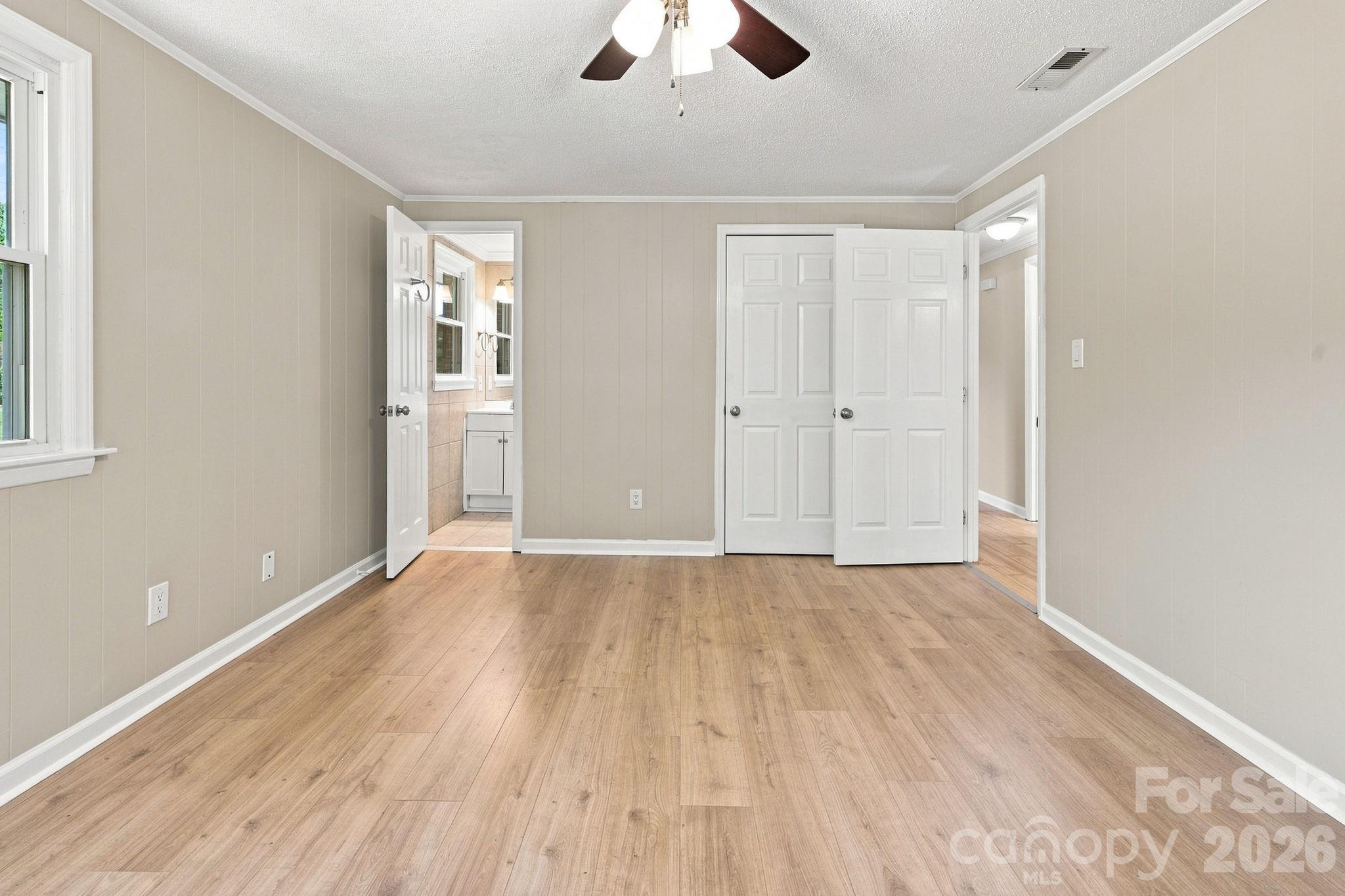Primary bedroom - 1021 S Caldwell Avenue, Newton