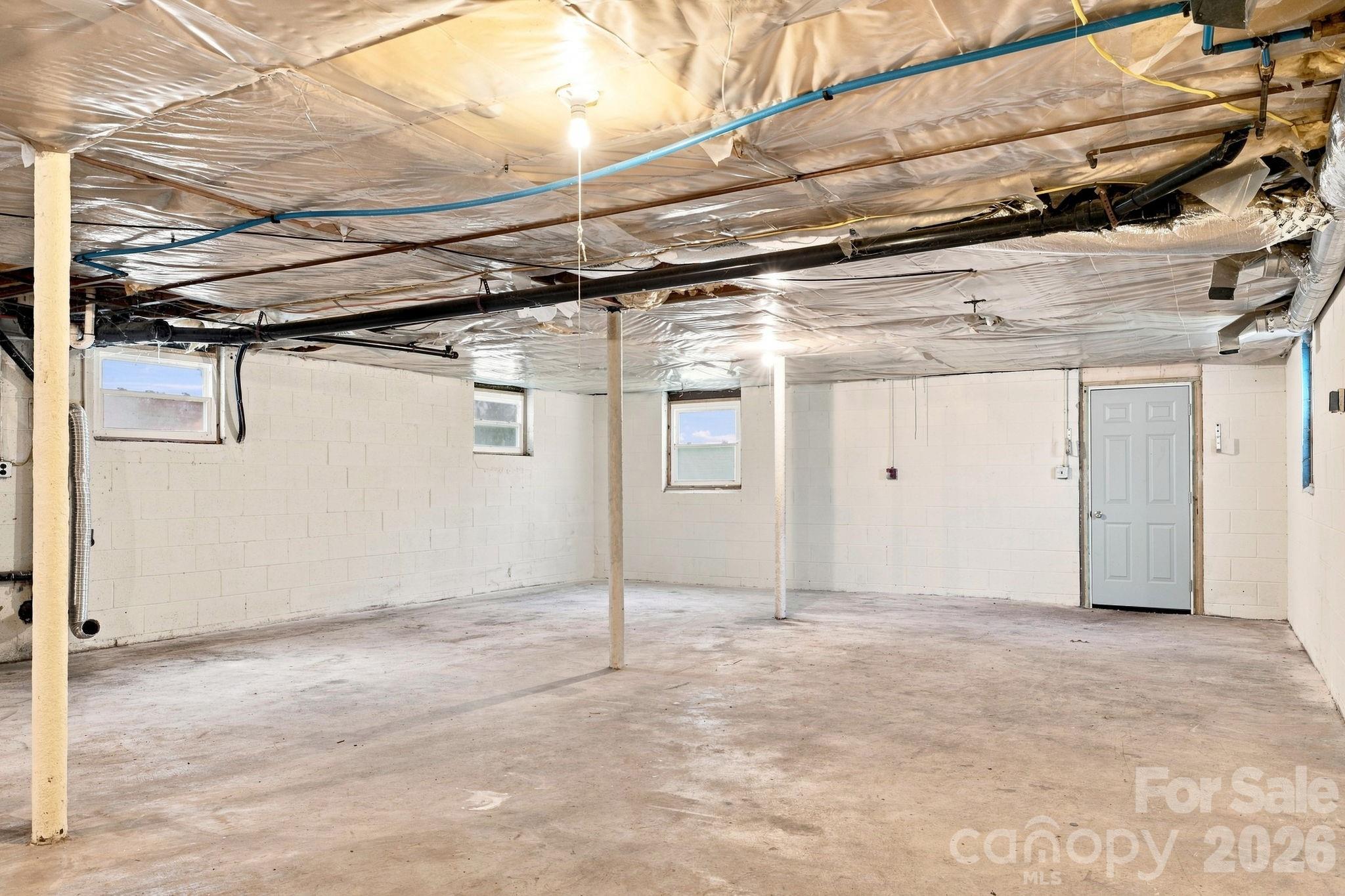 Unfinished basement - 1021 S Caldwell Avenue, Newton