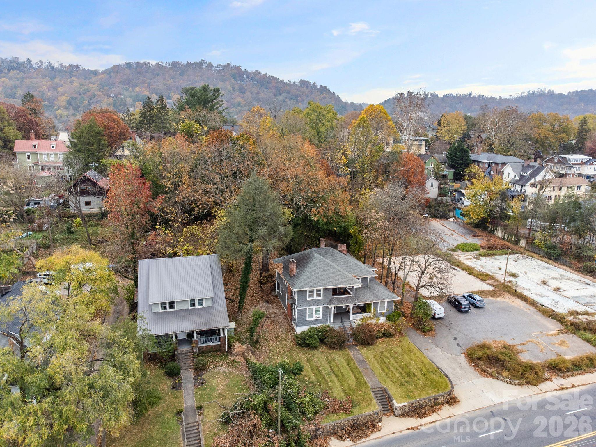 Apartment at 181 Merrimon Avenue, Asheville, photo 7 of 38