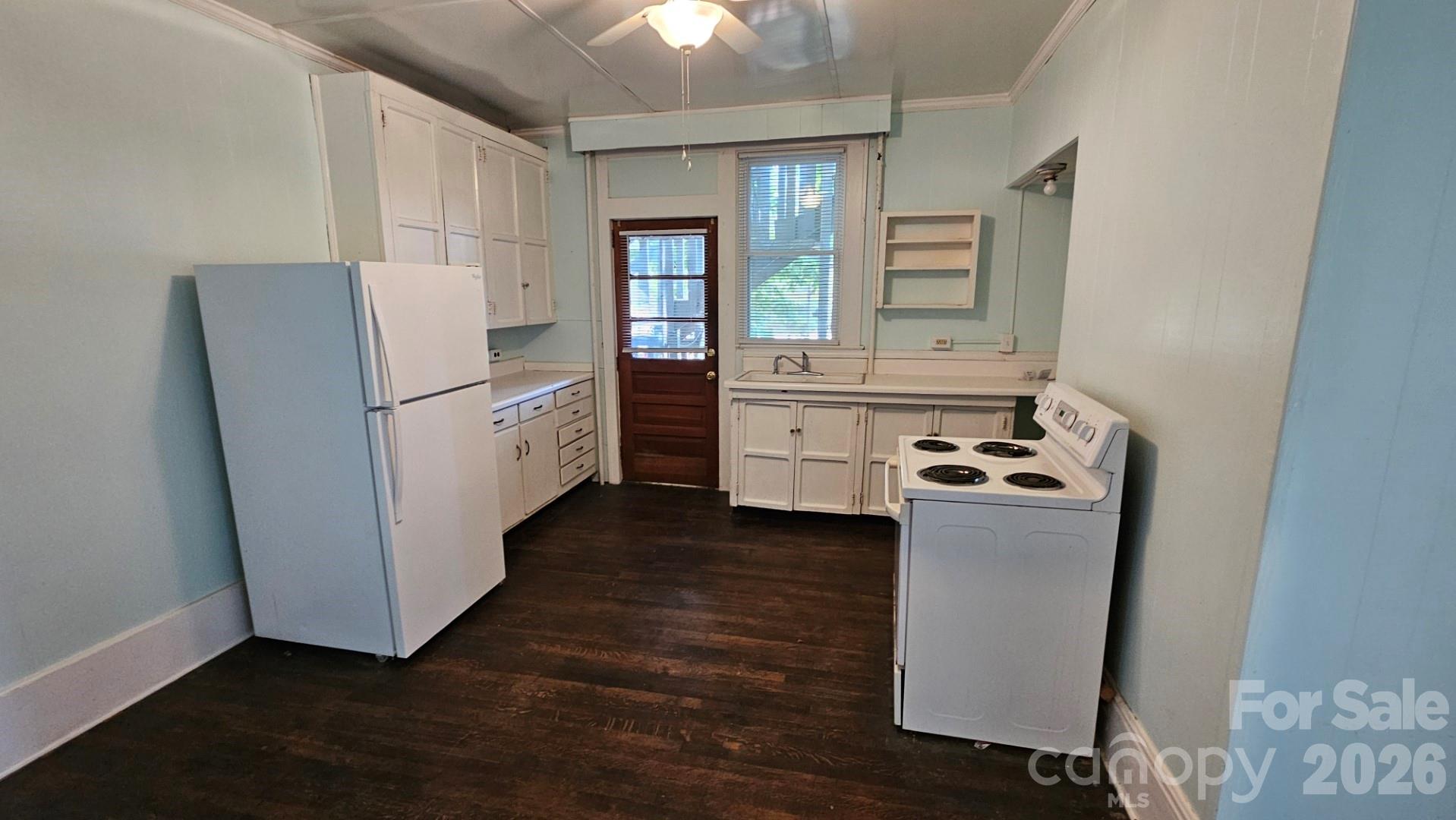Apartment at 181 Merrimon Avenue, Asheville, photo 32 of 38