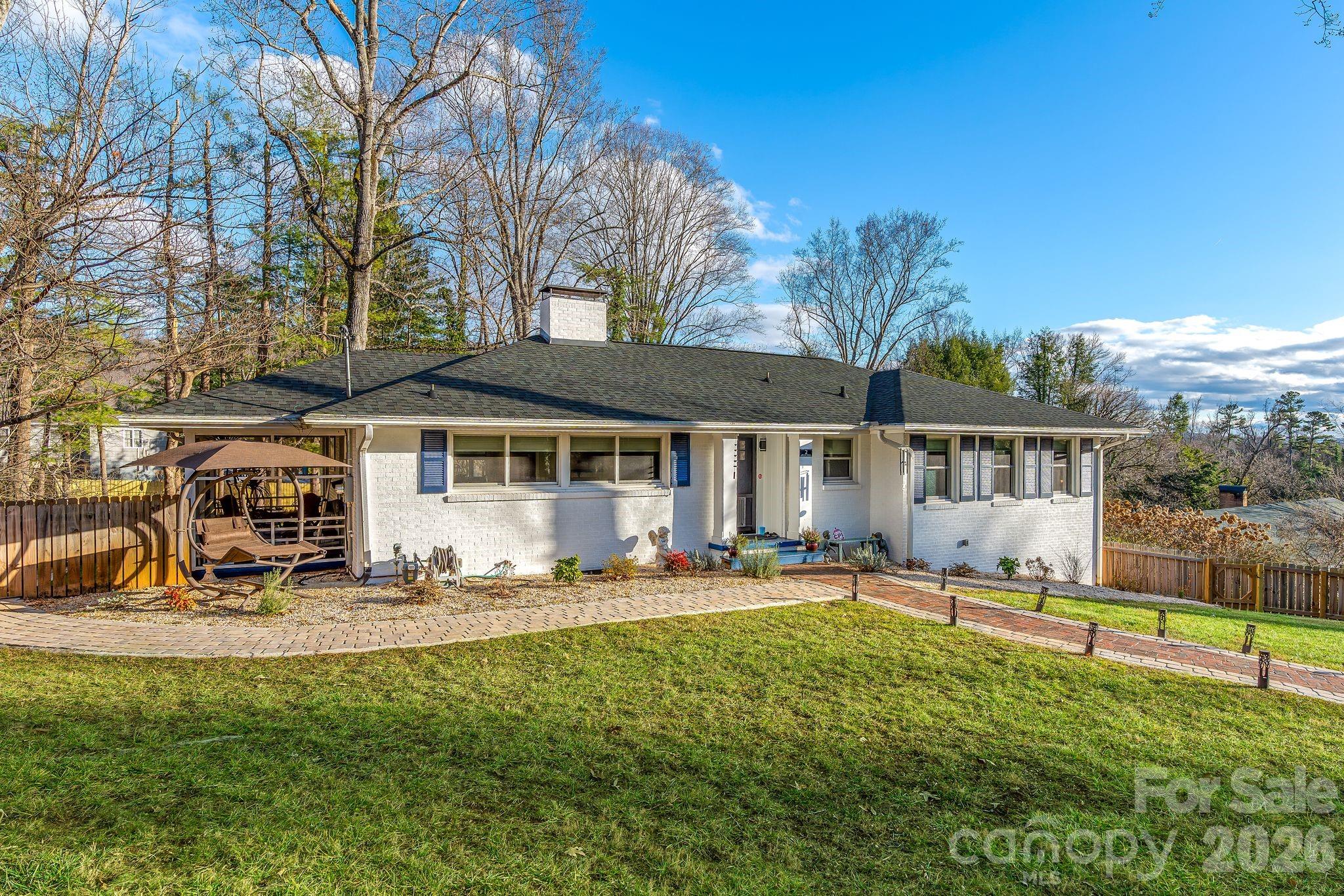 Single Family Residence at 2 Bevlyn Drive, Asheville, photo 3 of 93