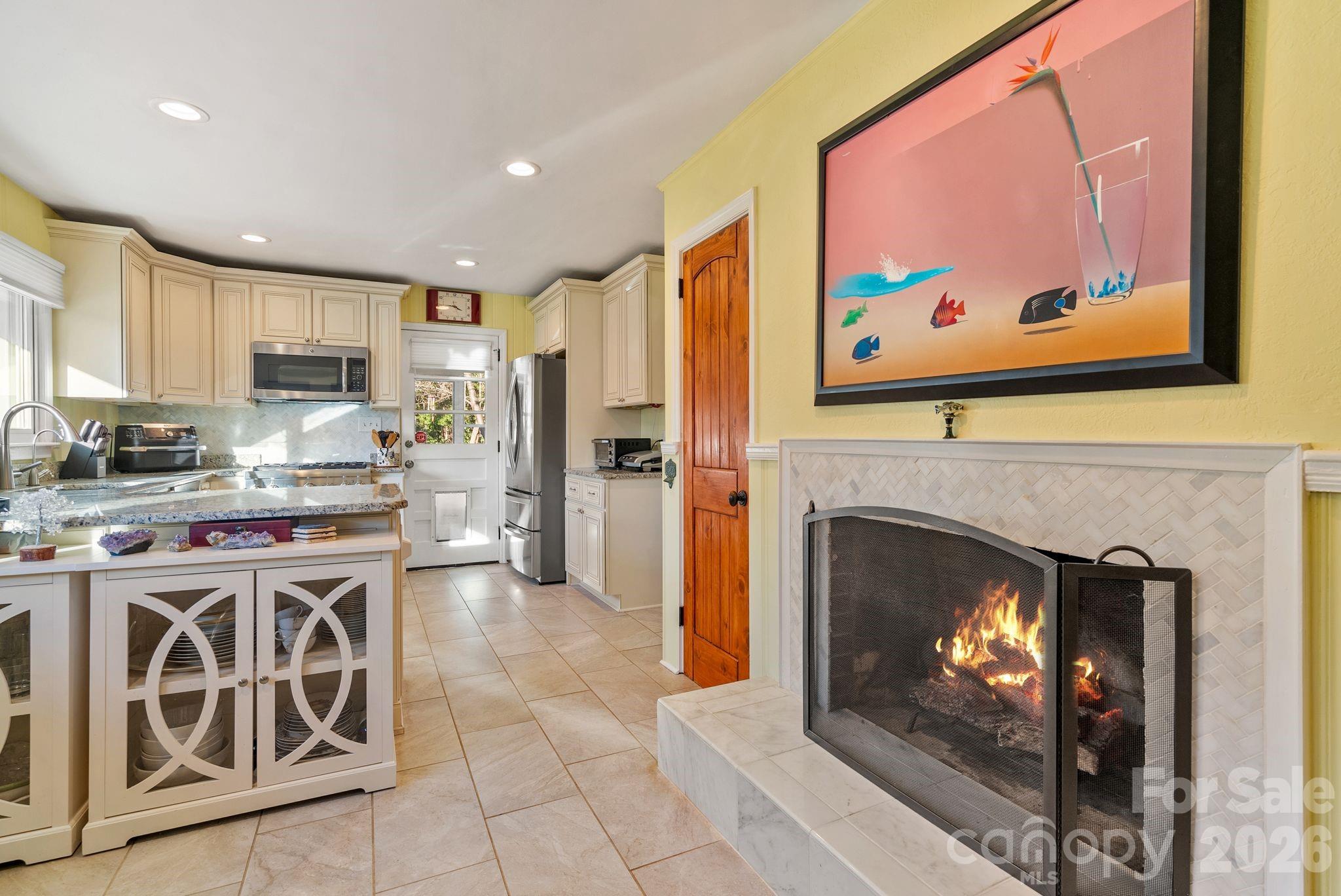 Single Family Residence at 2 Bevlyn Drive, Asheville, photo 23 of 93