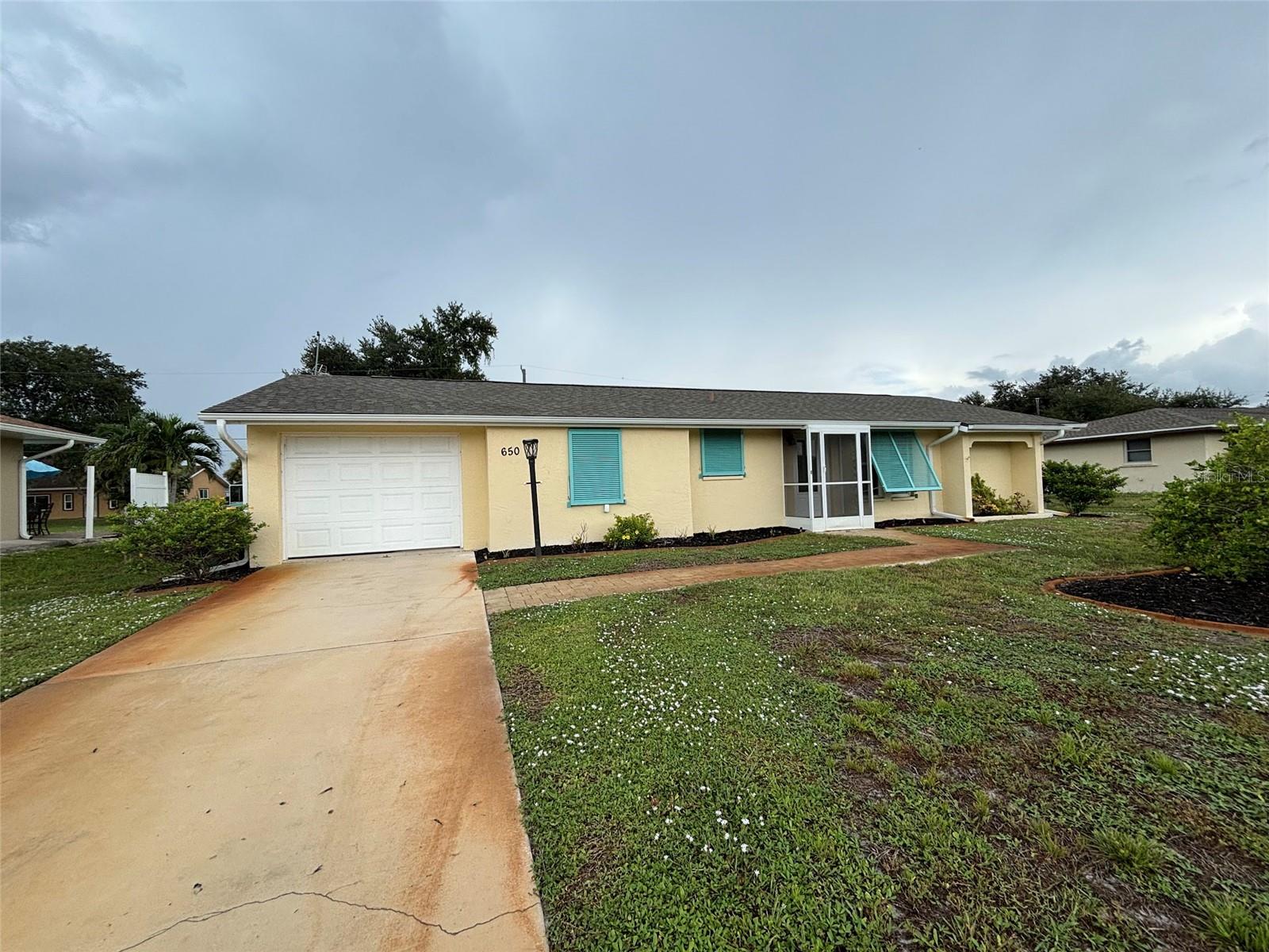 650 HARTFORD DR NW