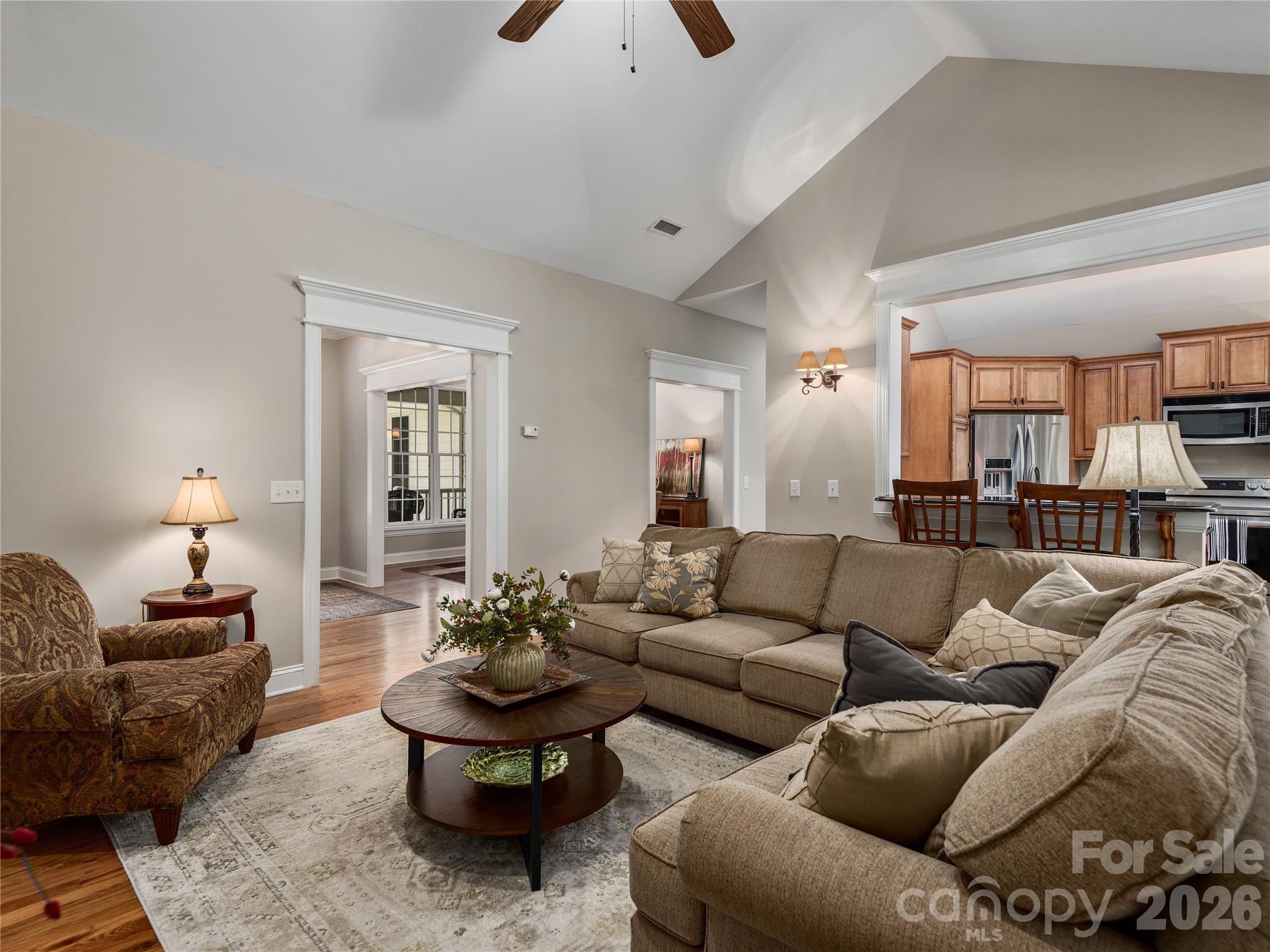Single Family Residence at 314 Summerset Drive, Clyde, photo 6 of 43