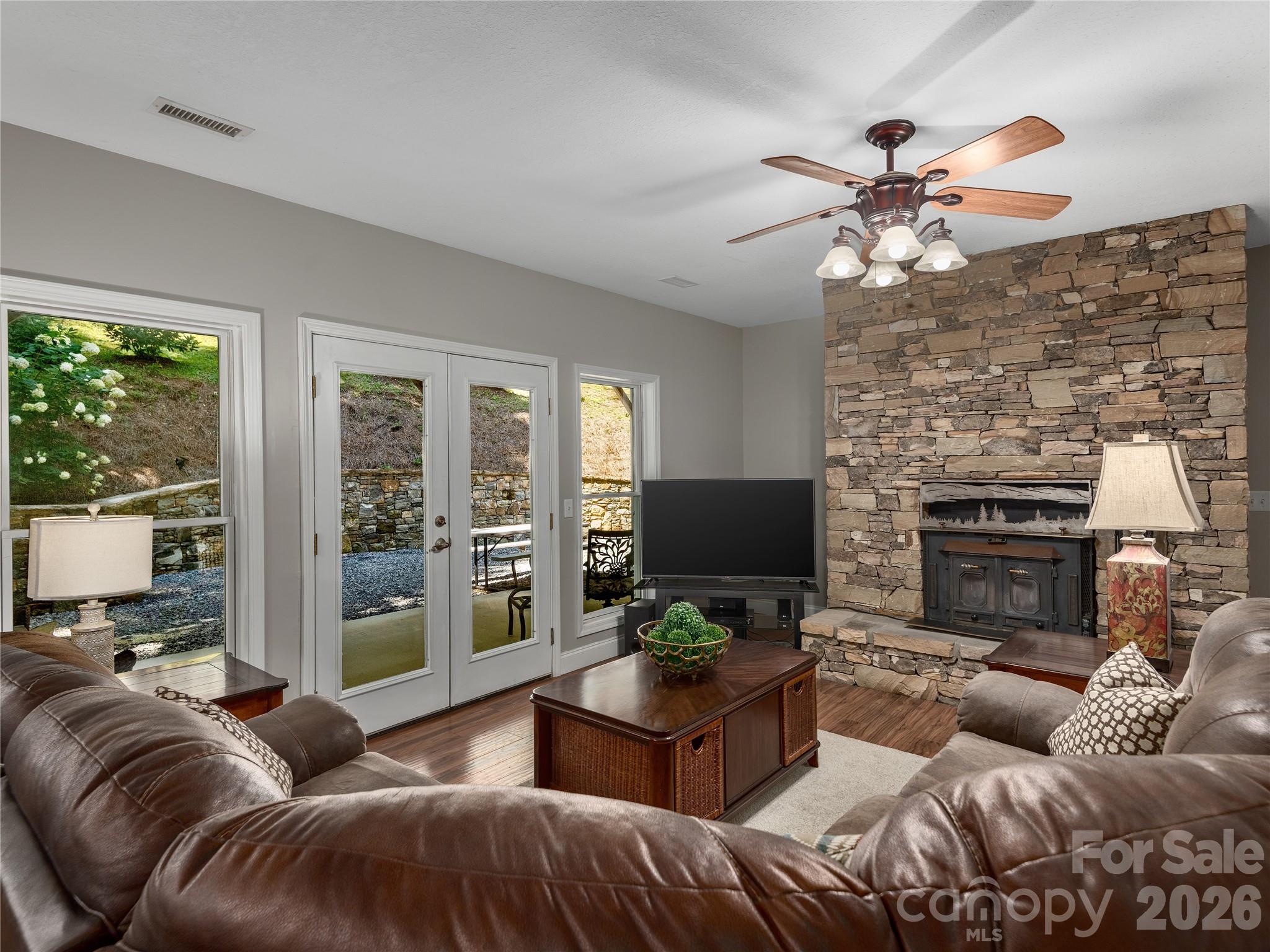 Single Family Residence at 314 Summerset Drive, Clyde, photo 34 of 43