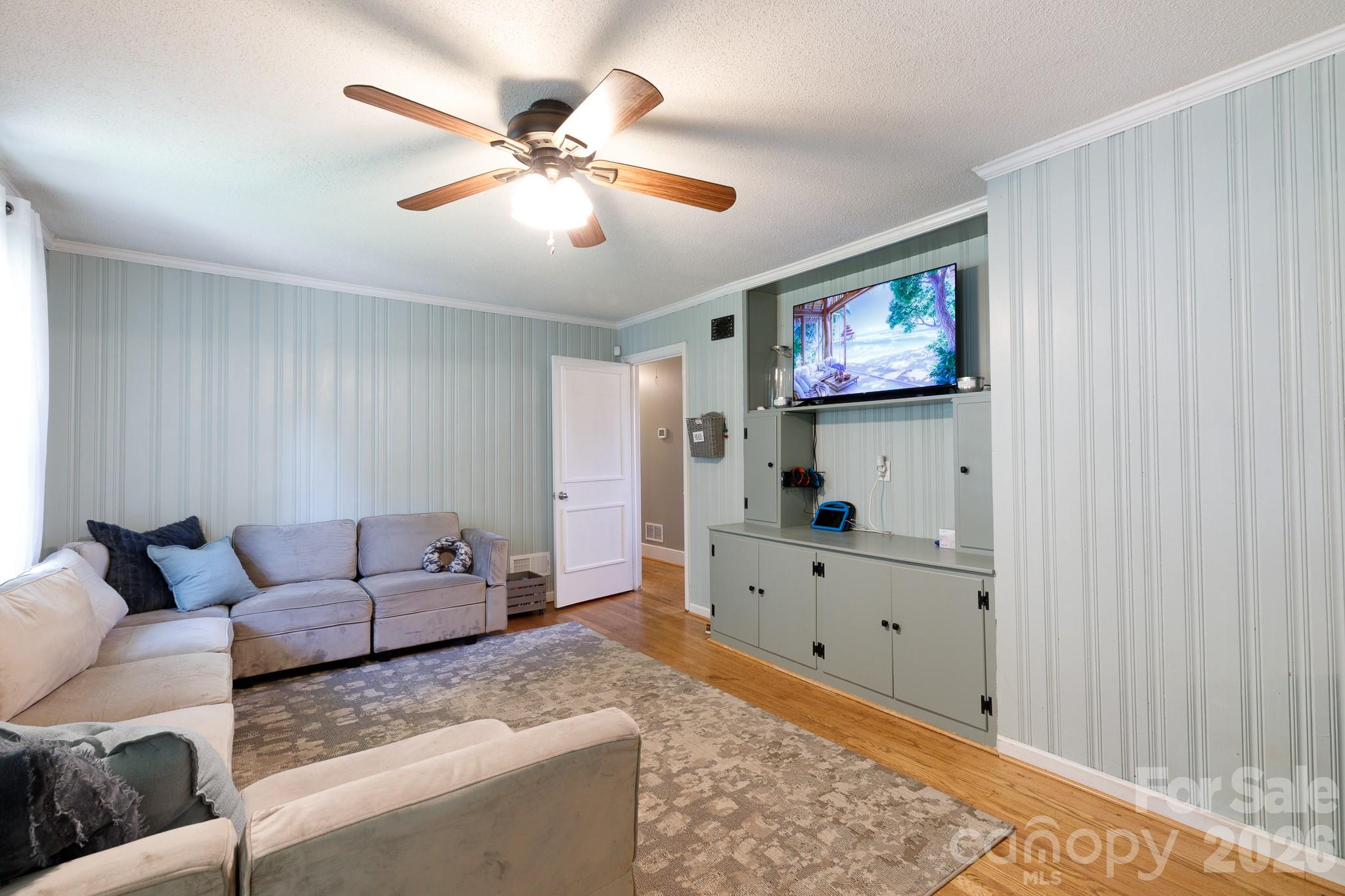 Den with Built-ins - 1131 Richmond Drive, Rock Hill