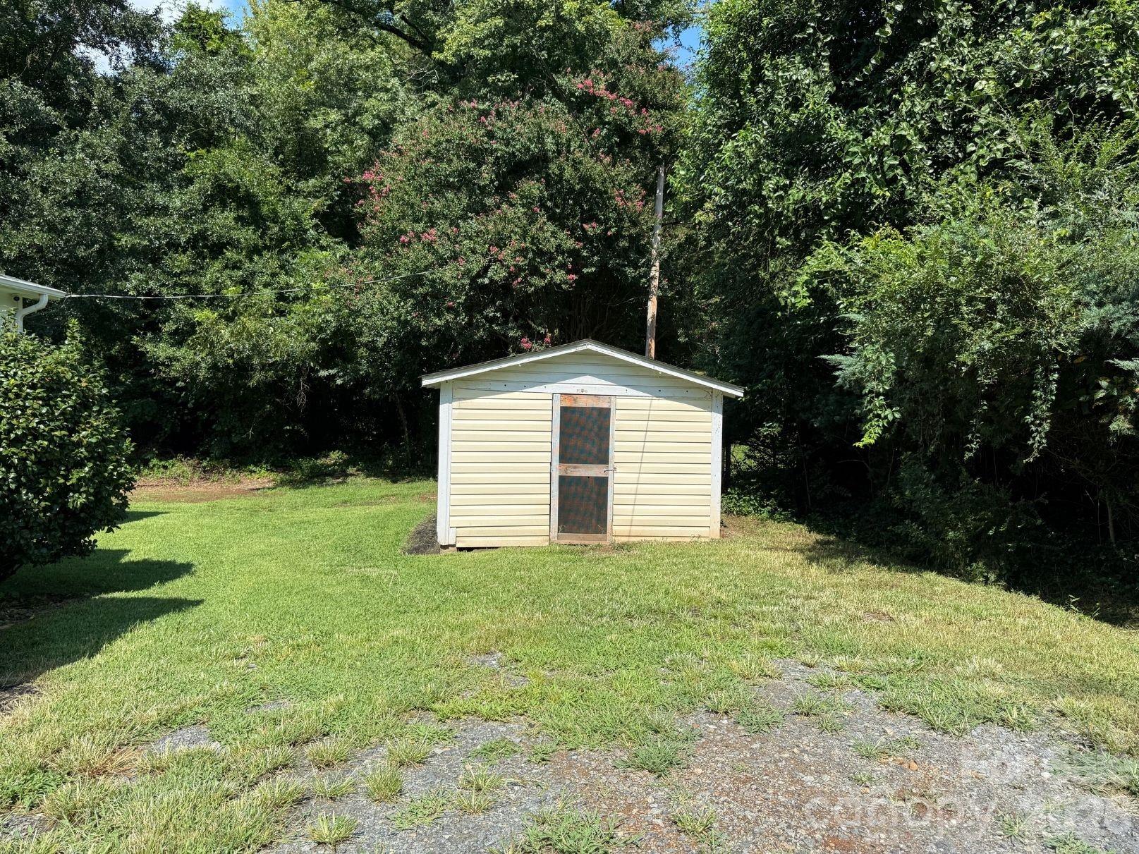 Single Family Residence at 1351 S Aspen Street, Lincolnton, photo 17 of 18