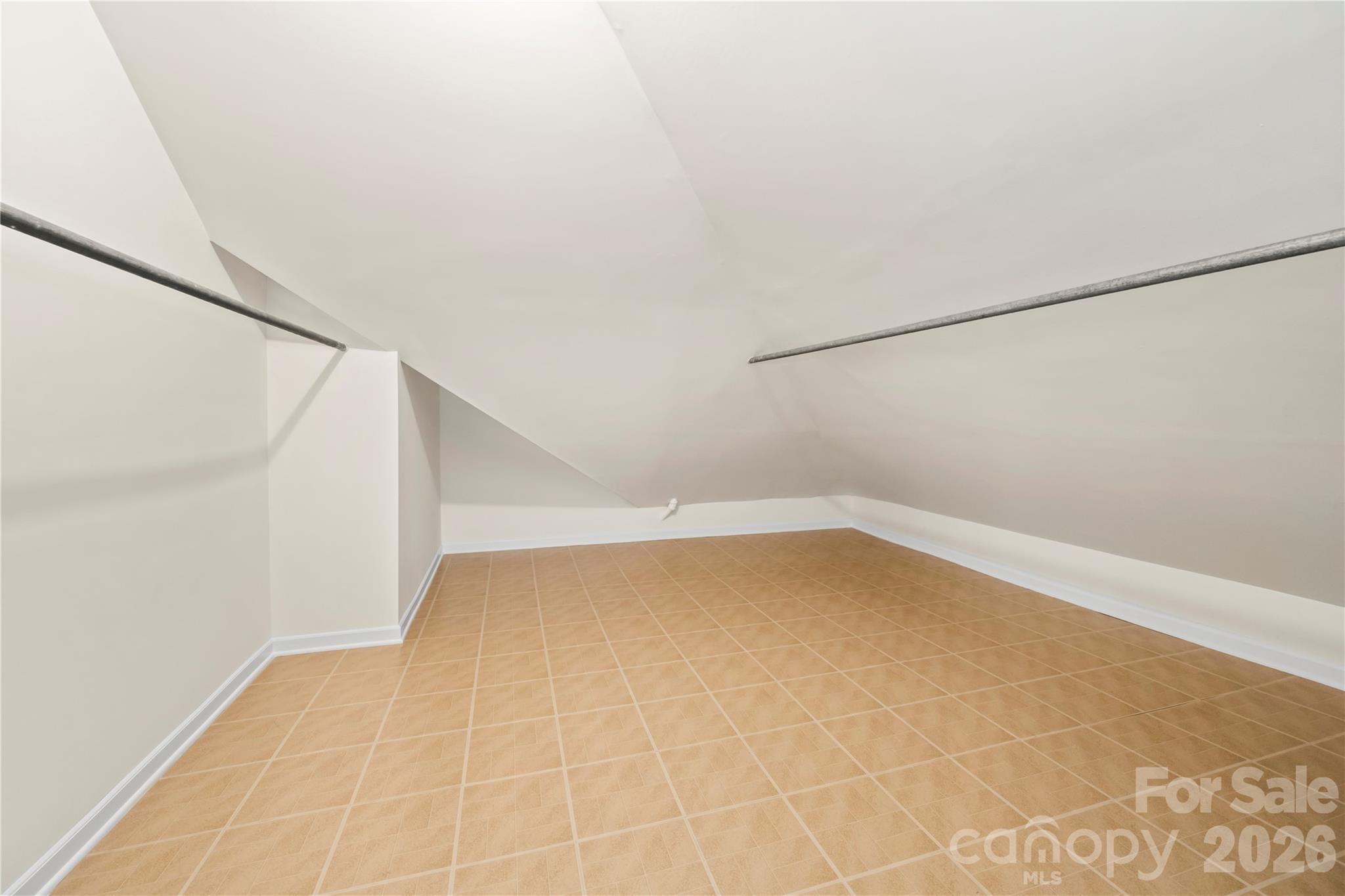 Walk In Closet - Upper - 103 Hyde Avenue, Tryon