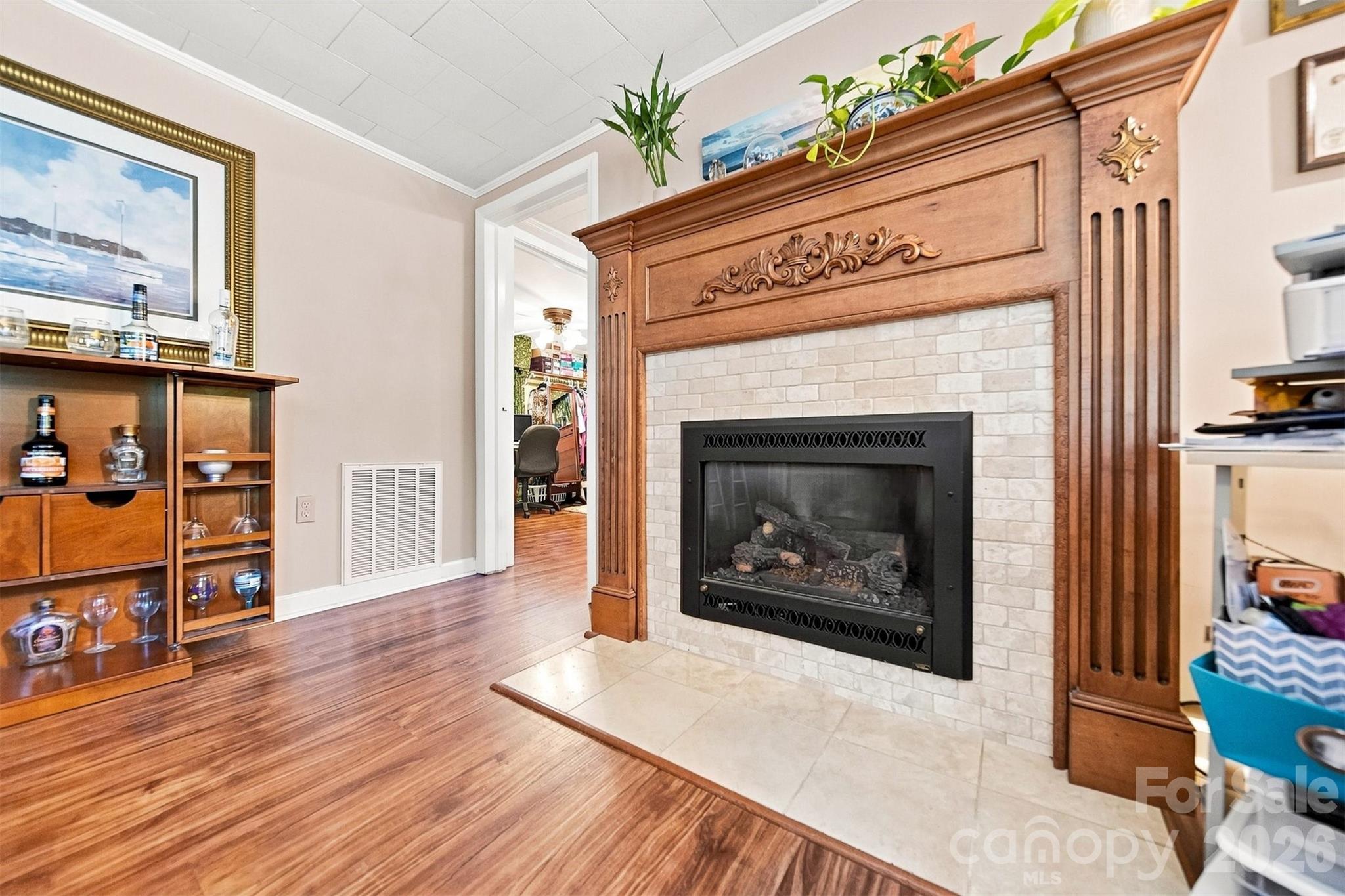 Single Family Residence at 35 Loudonya Lane, Hickory, photo 6 of 27