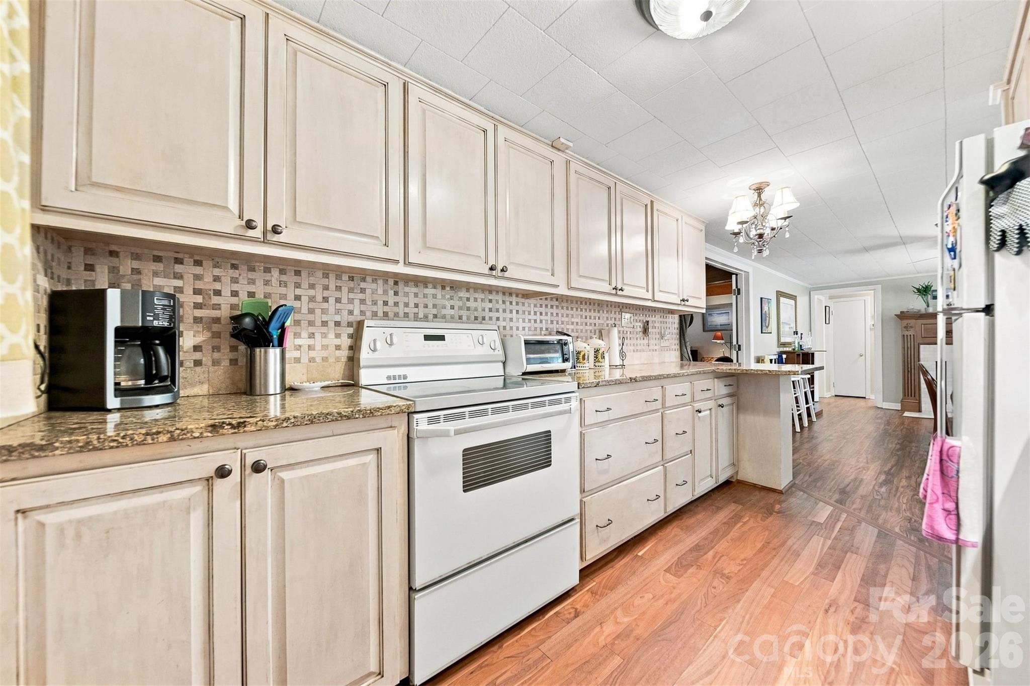 Single Family Residence at 35 Loudonya Lane, Hickory, photo 7 of 27