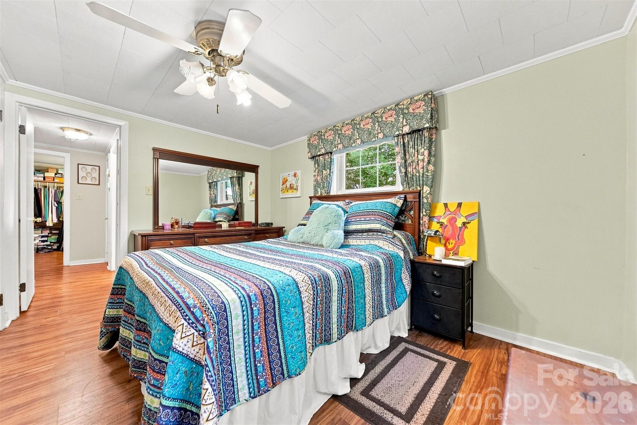 Single Family Residence at 35 Loudonya Lane, Hickory, photo 12 of 27