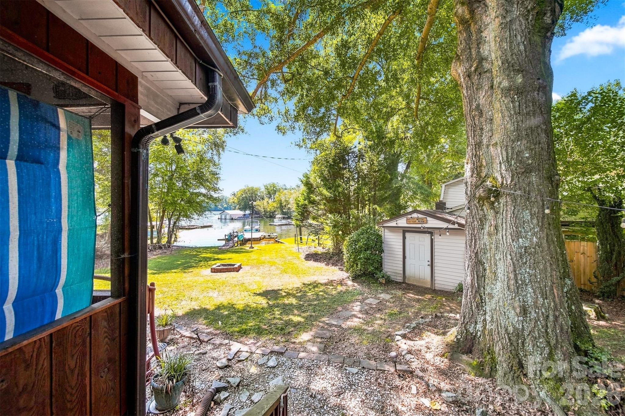 Single Family Residence at 35 Loudonya Lane, Hickory, photo 22 of 27