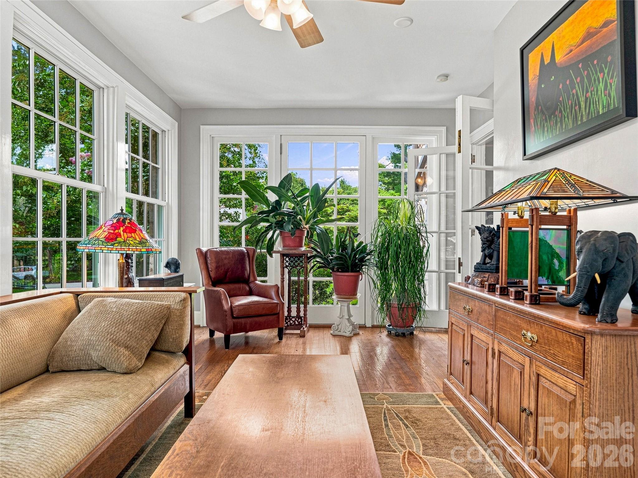 Sit and relax in this beautiful room! - 14 Griffing Boulevard, Asheville