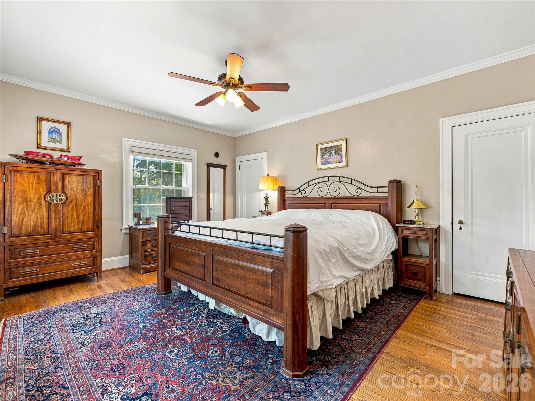 Spacious primary bedroom - 14 Griffing Boulevard, Asheville