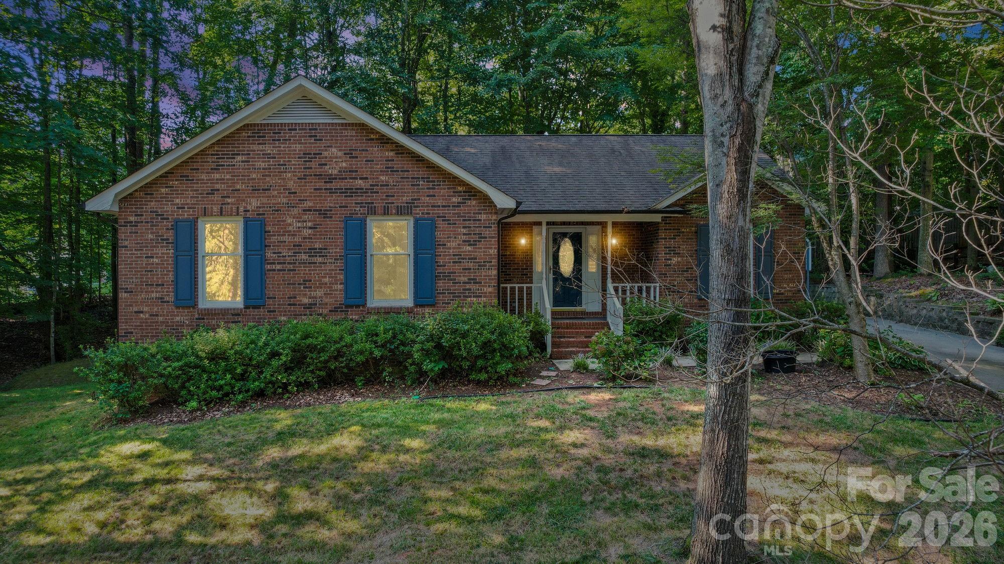 821 Deer Path Place