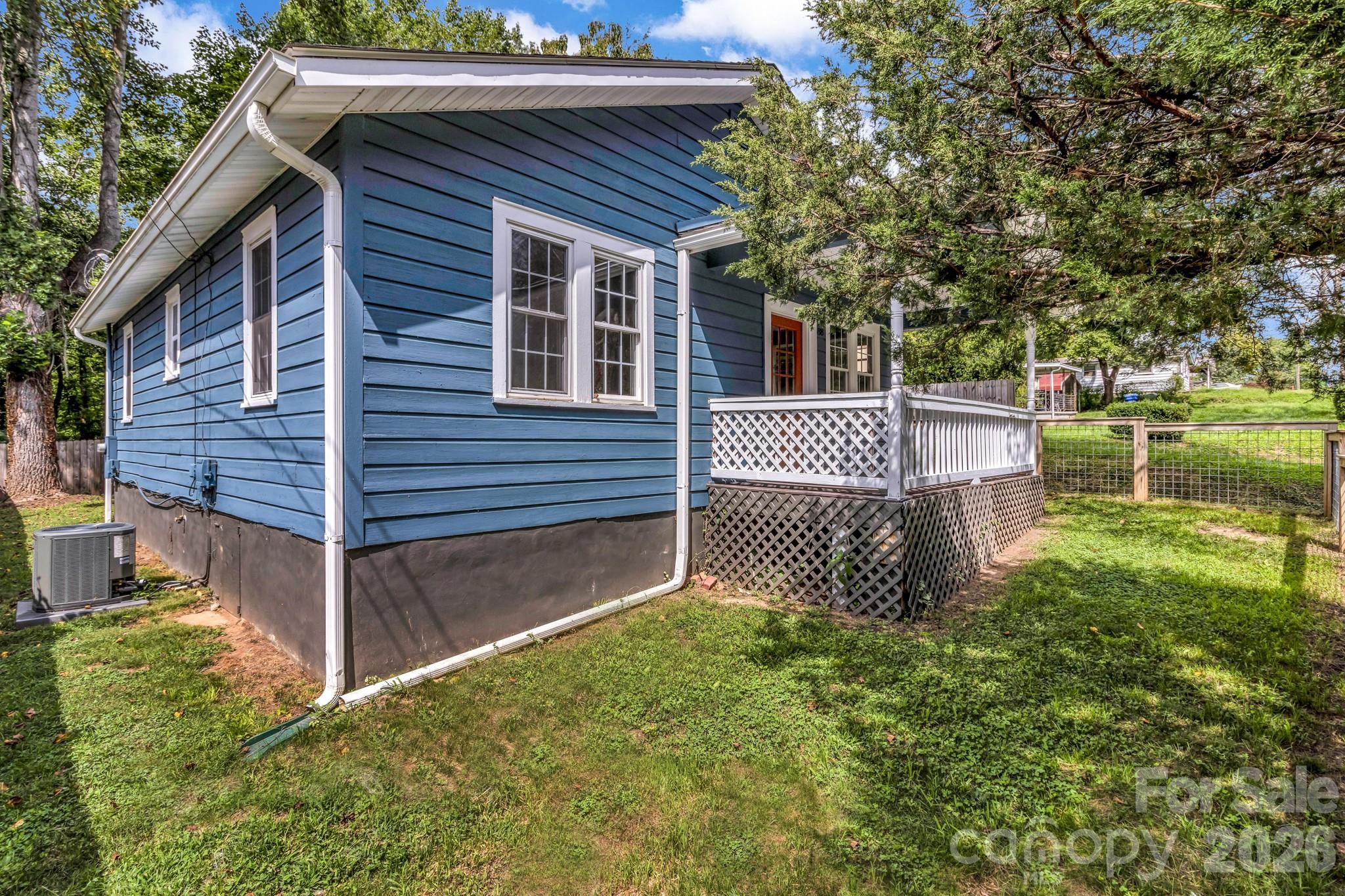 Single Family Residence at 88 Brooklyn Road, Asheville, photo 6 of 40