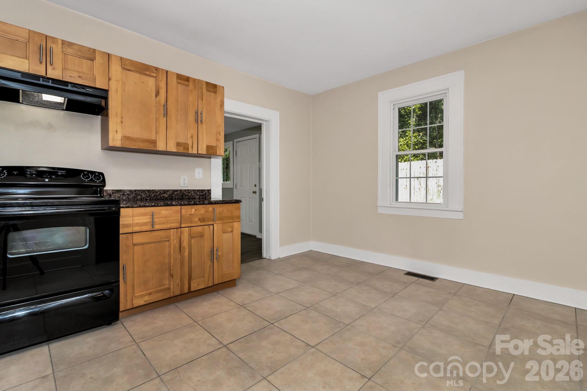 Single Family Residence at 88 Brooklyn Road, Asheville, photo 14 of 40