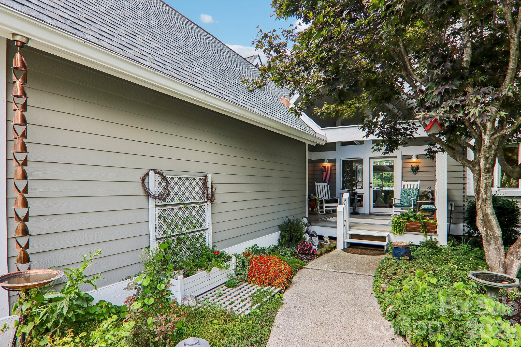 Condominium at 146 Overlook Drive, Flat Rock, photo 4 of 38