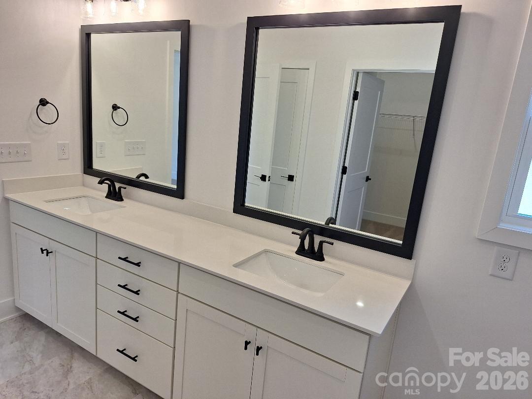 Primary Bathroom Vanity - 5147 Colchester Court, Catawba