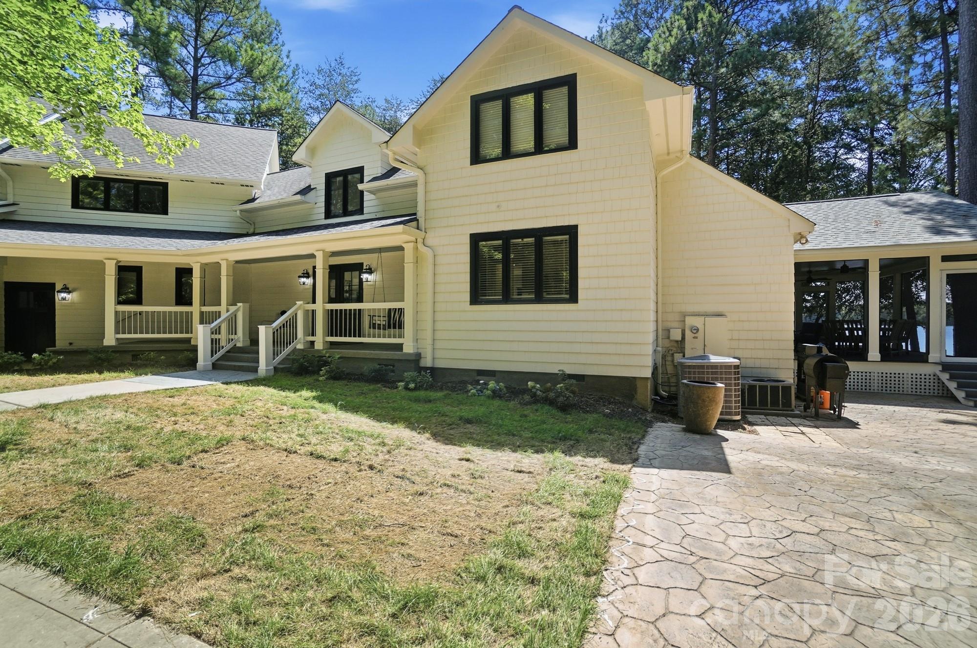 Single Family Residence at 9265 Belle Pines Court, Sherrills Ford, photo 8 of 47