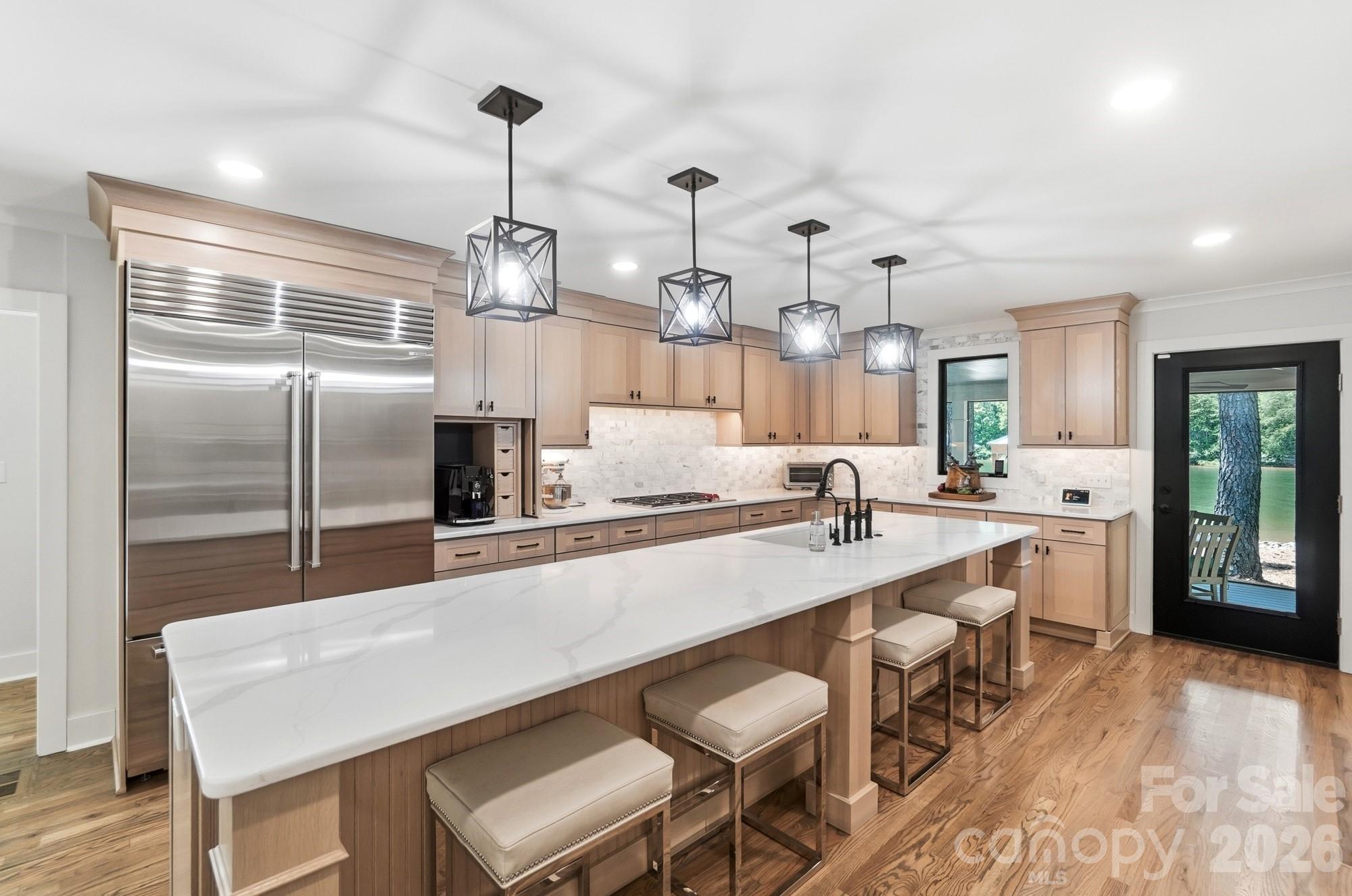 12' Island, high end appliances - 9265 Belle Pines Court, Sherrills Ford