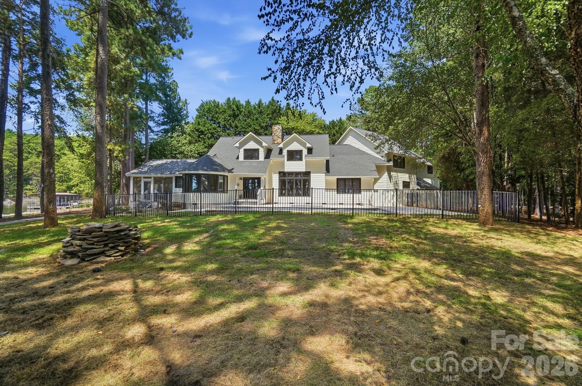 Private retreat on 1.62 acres - 9265 Belle Pines Court, Sherrills Ford