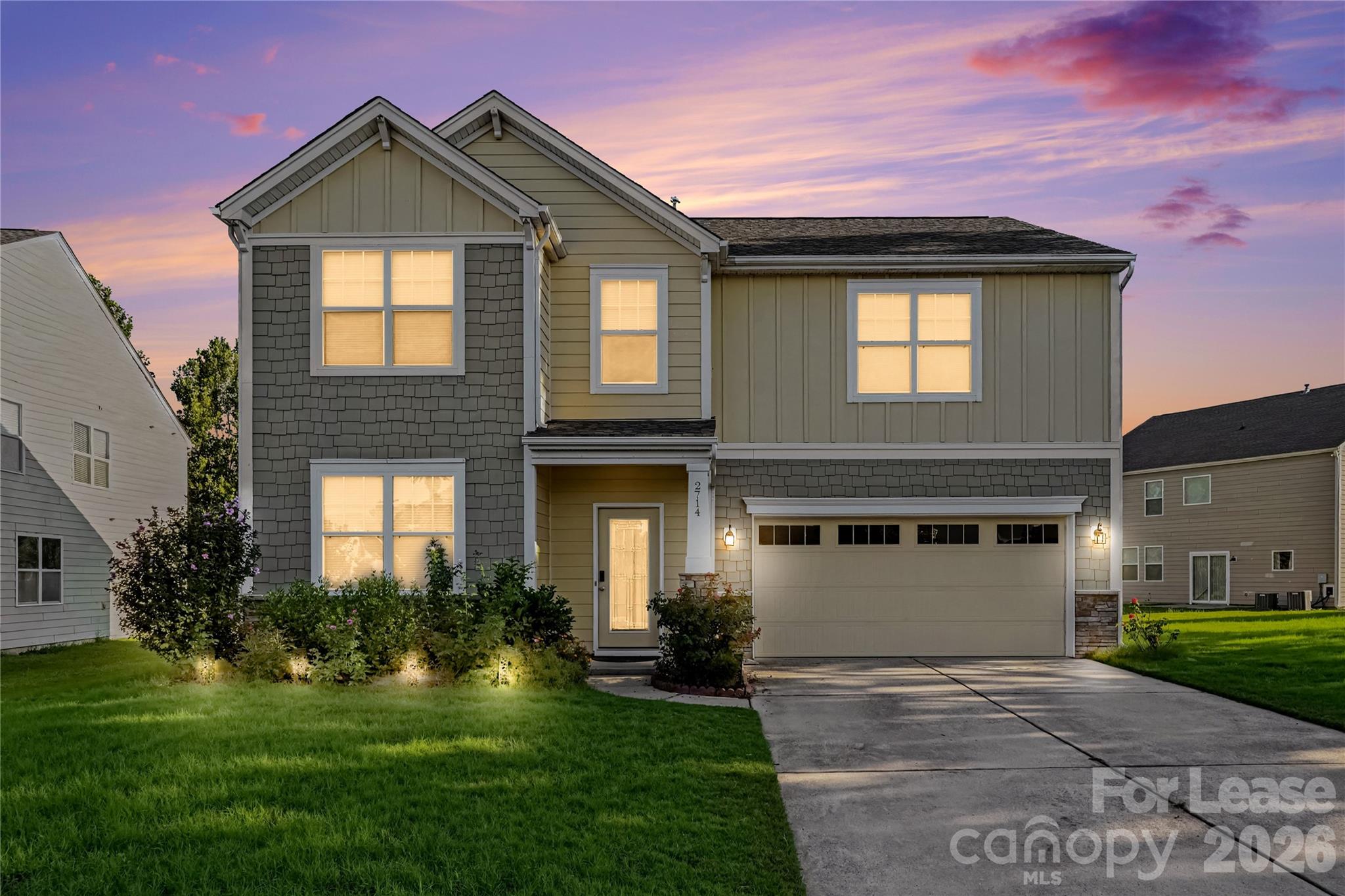 Single Family Residence at 2714 Aldergrove Road, Matthews, photo 2 of 31