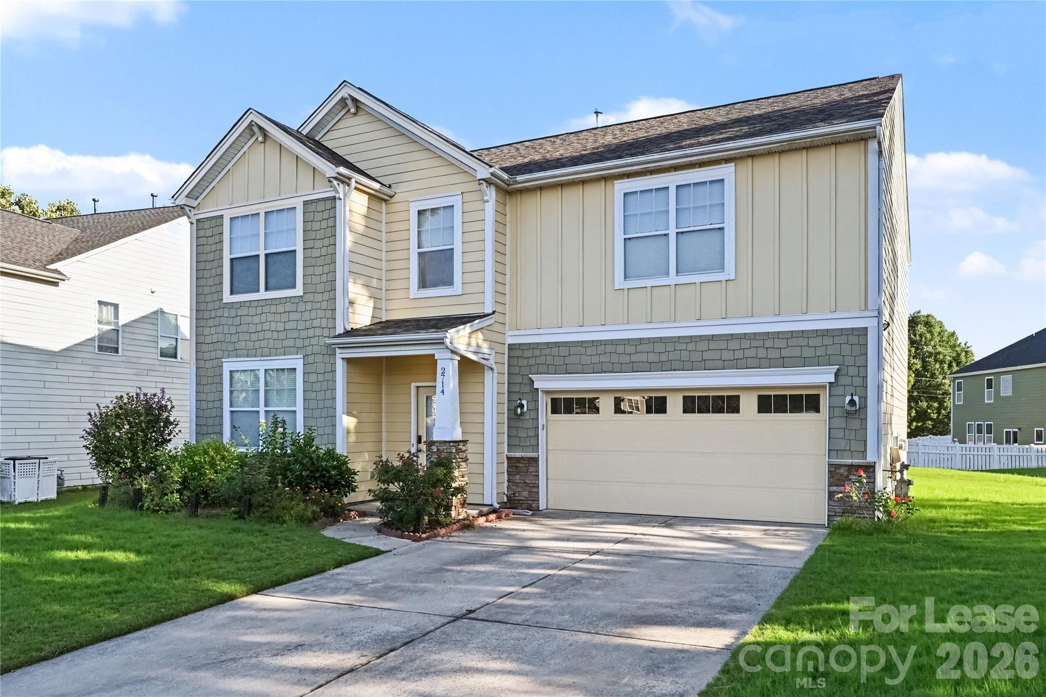 Single Family Residence at 2714 Aldergrove Road, Matthews, photo 3 of 31