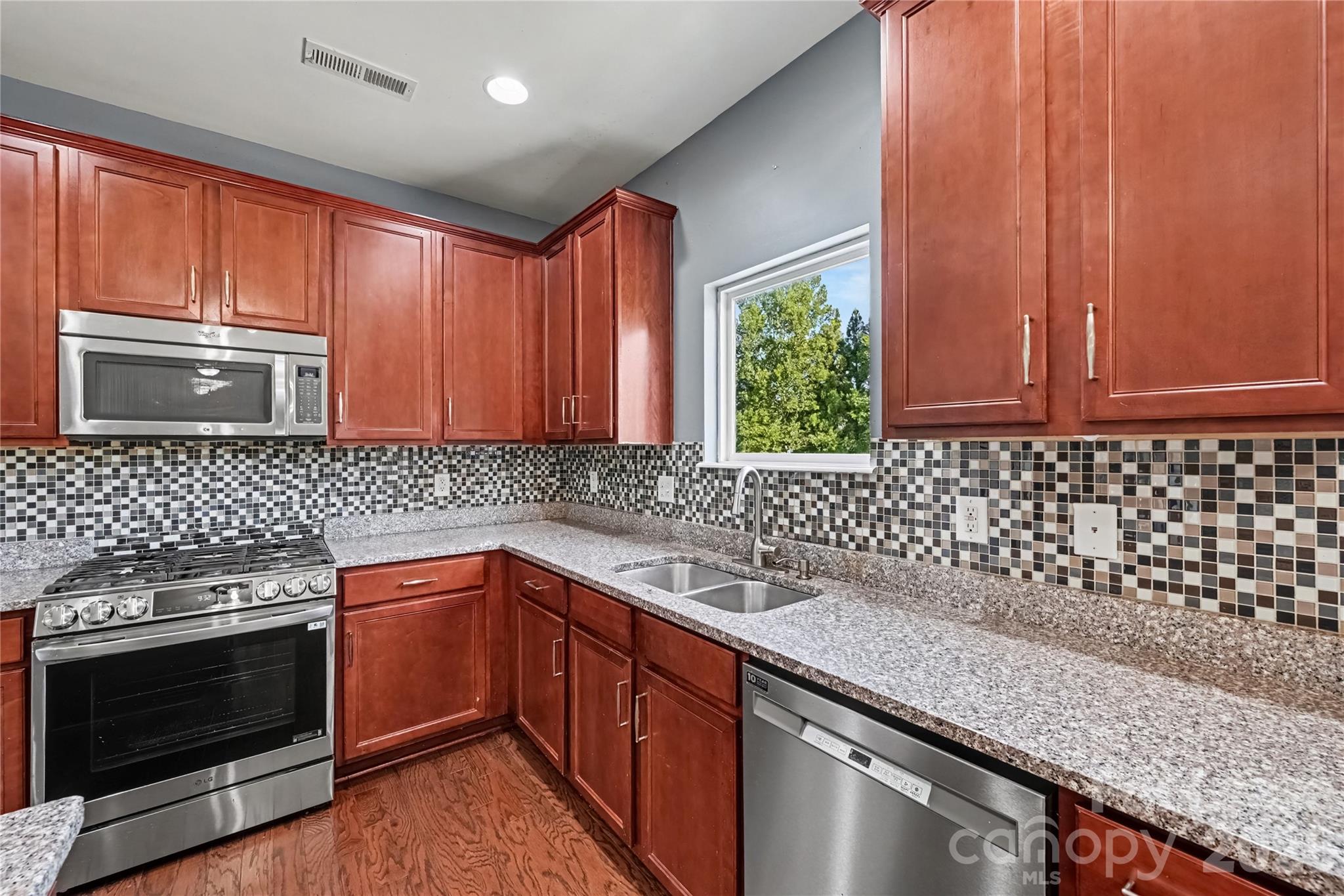 Single Family Residence at 2714 Aldergrove Road, Matthews, photo 14 of 31